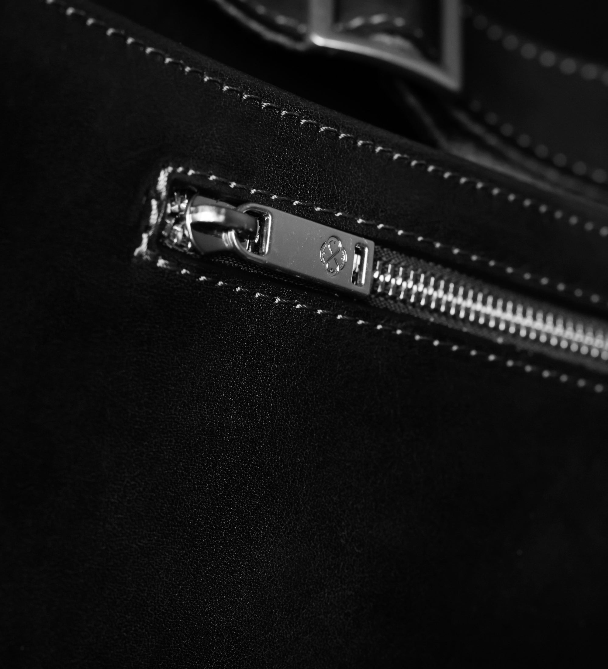 Umhängetasche aus Leder - The Monk