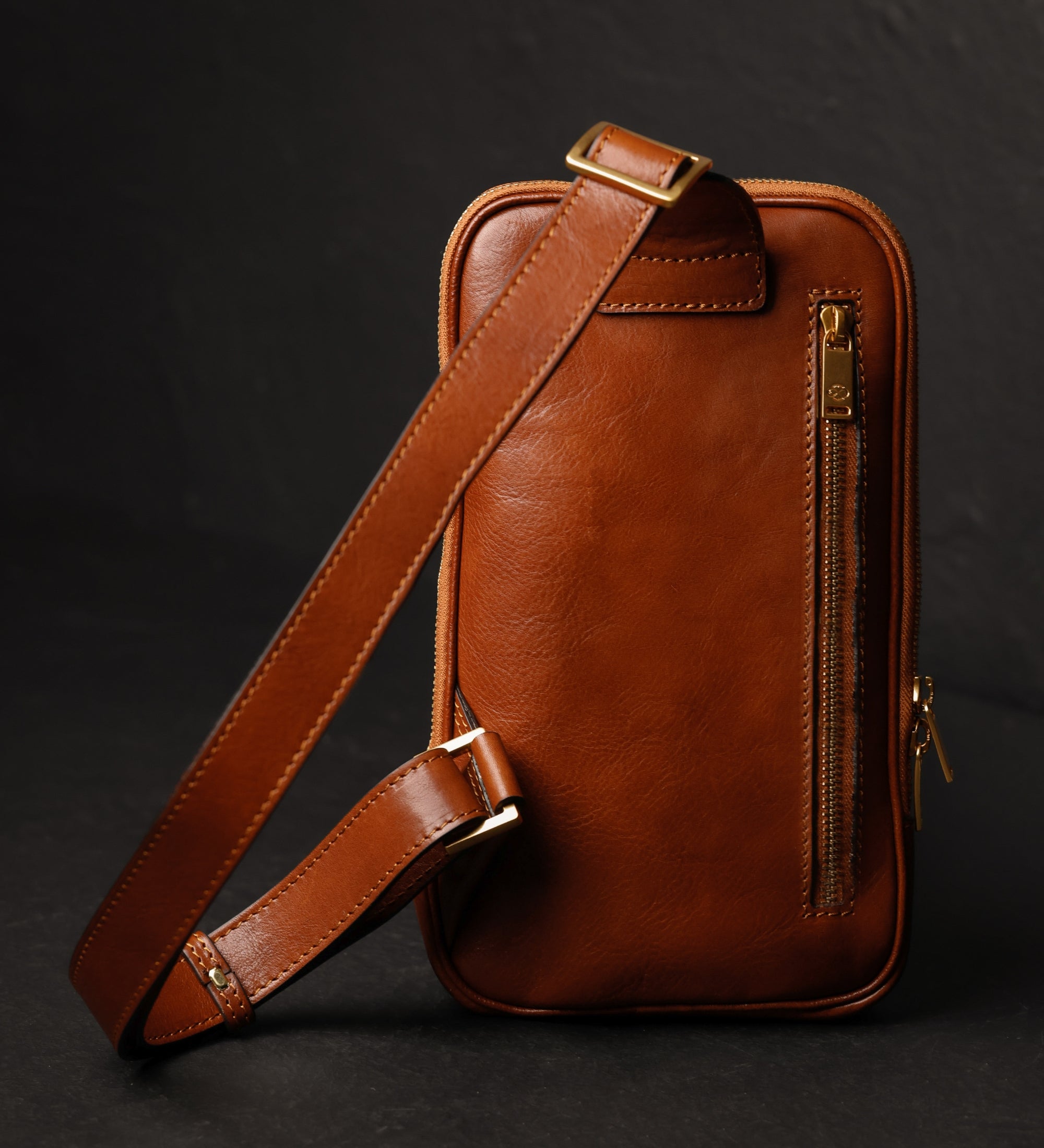 Sling Bag Brusttasche aus Leder - Kim