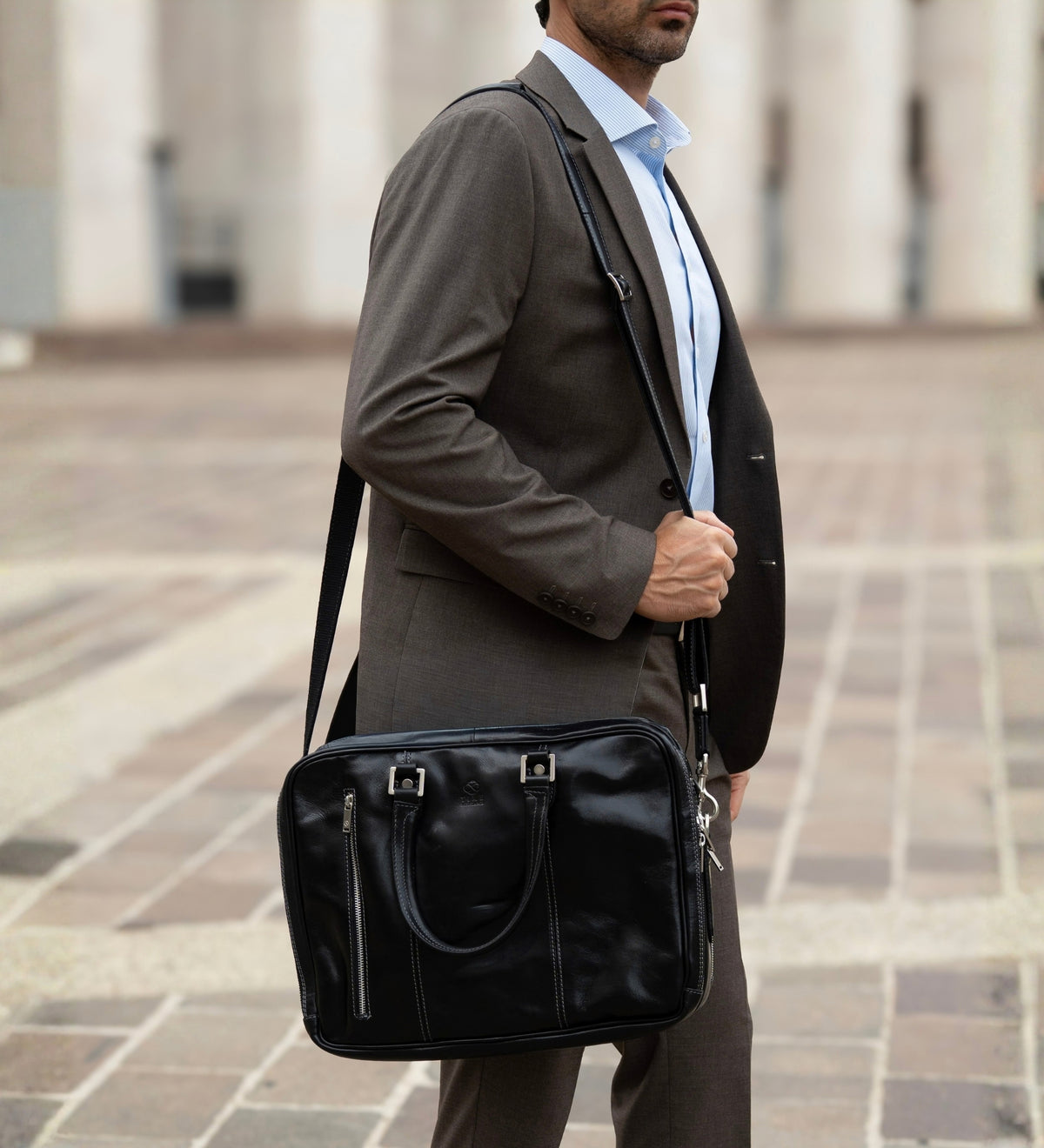 Wandelbarer Aktentaschen-Rucksack aus Leder - A Farewell to Arms