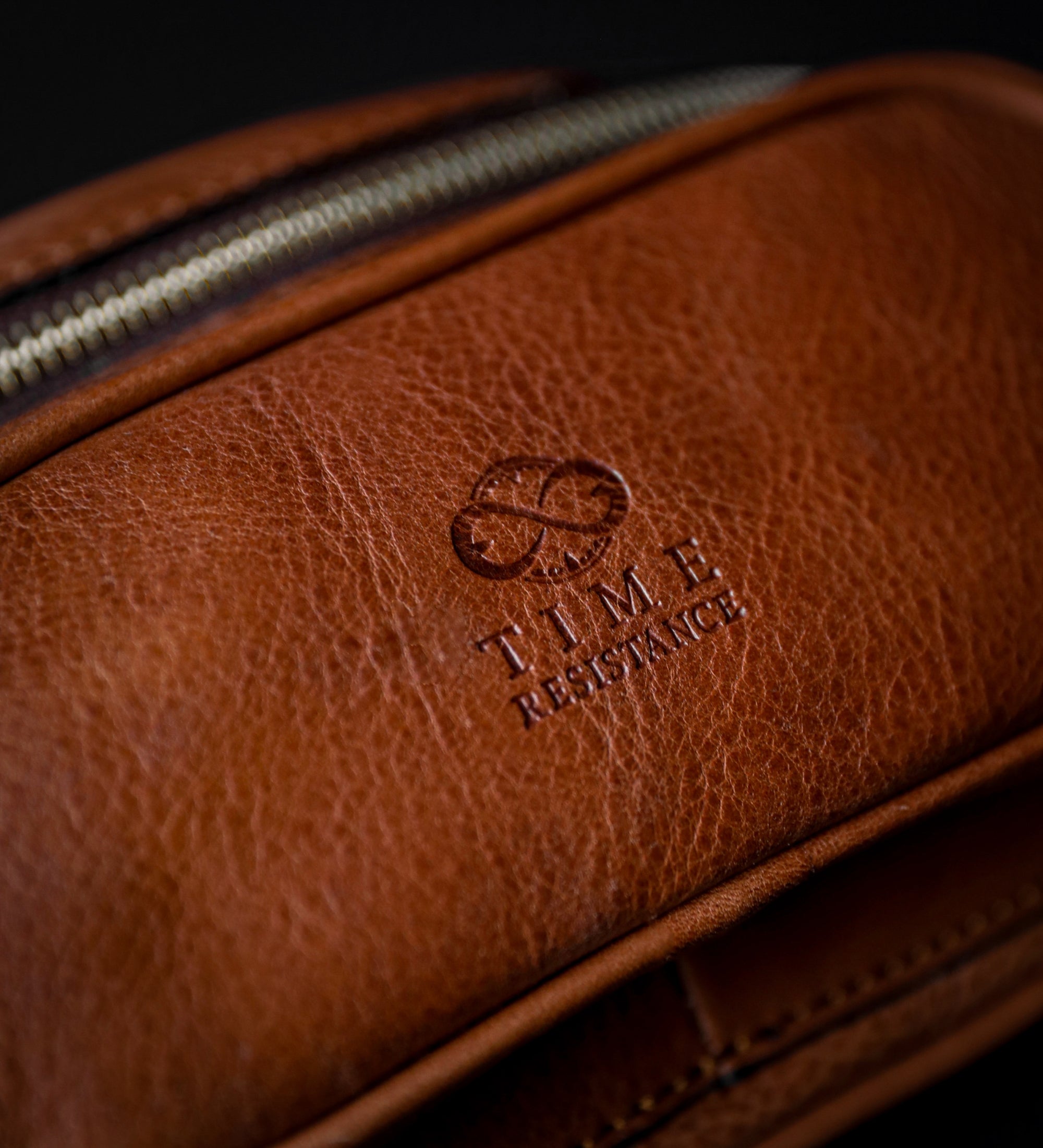 Schultertasche Bauchtasche aus Leder - Independent People