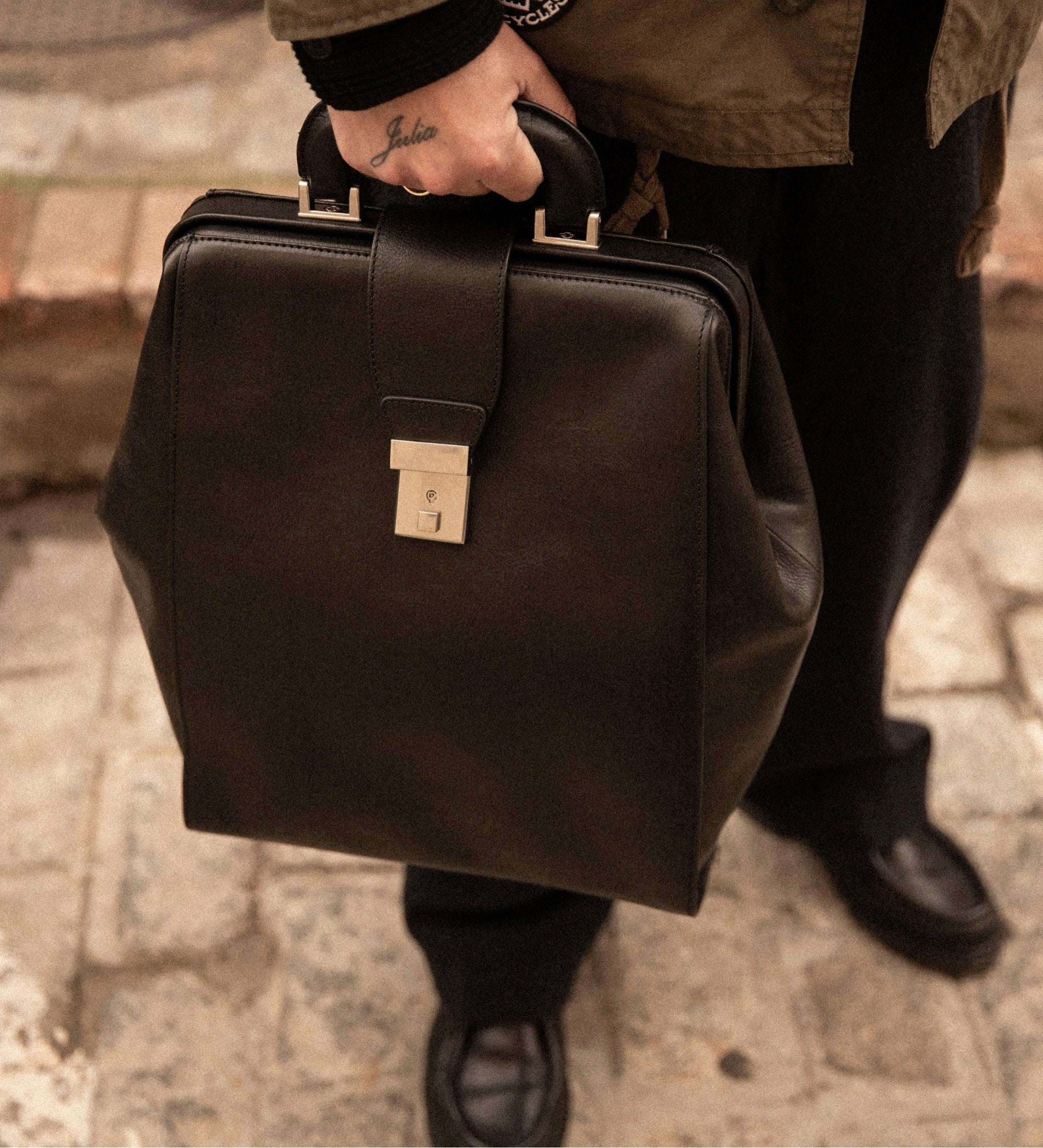 Rucksack aus Leder - A Brief Story of Time