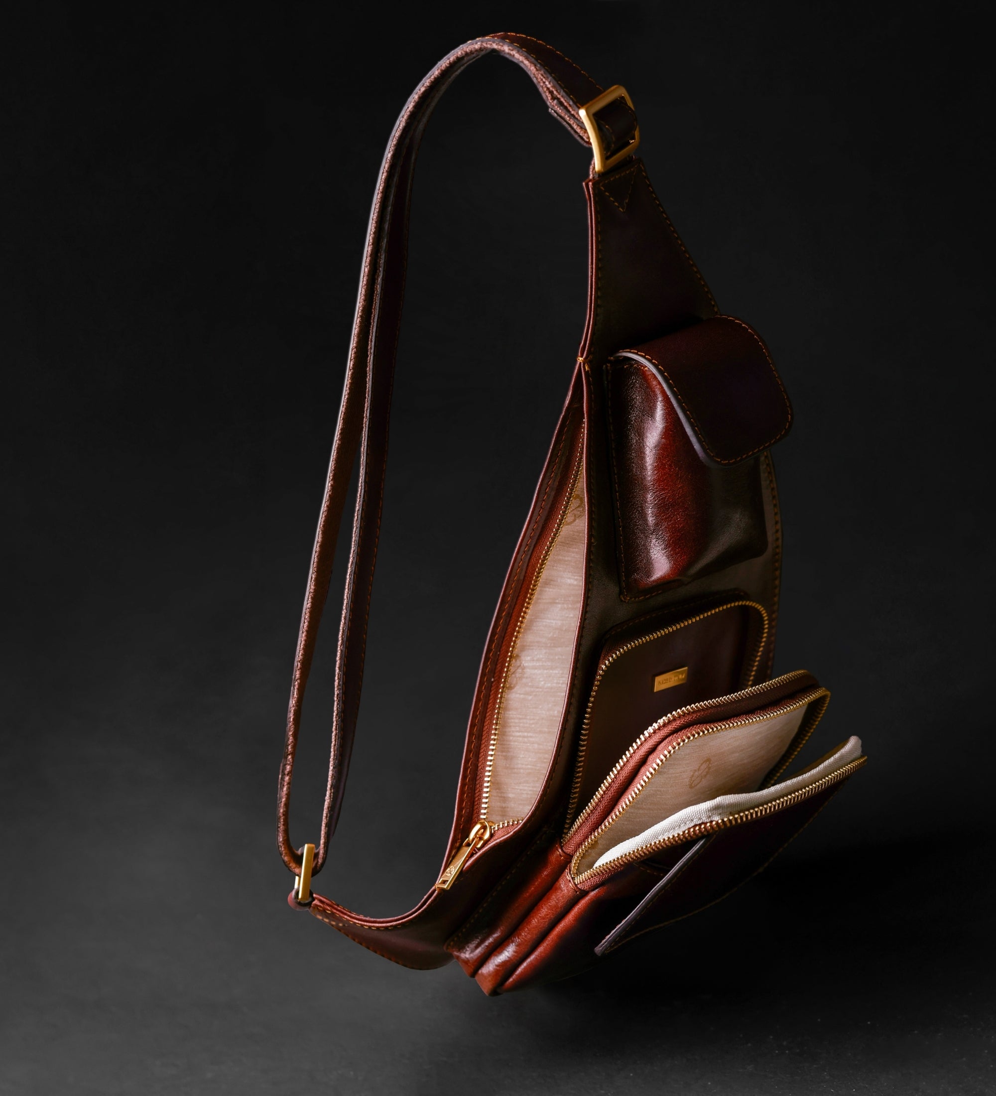 Umhängetasche aus Leder - The Monk