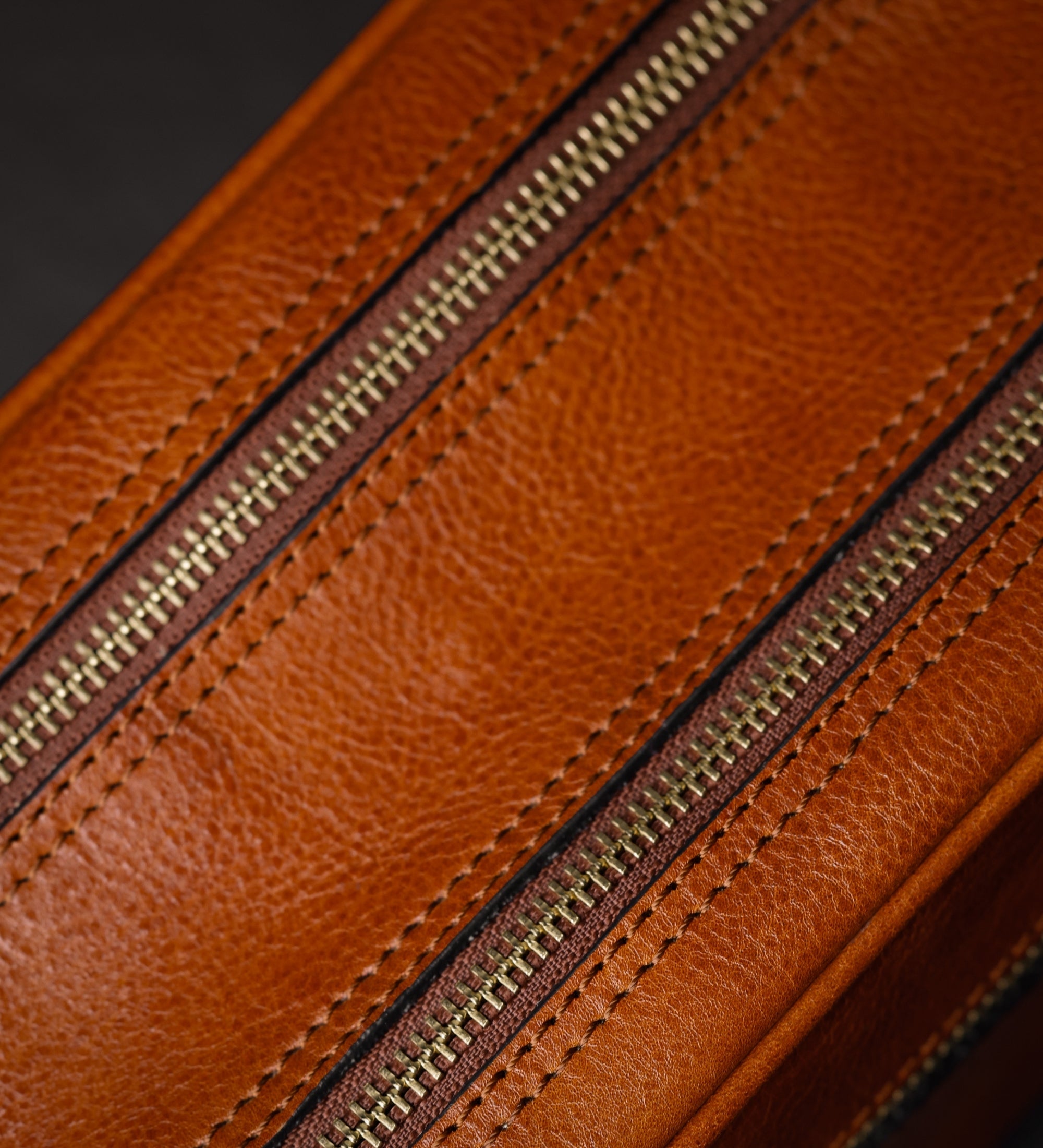 Kosmetiktasche aus Leder für Damen, Kulturbeutel - All the Kings Men