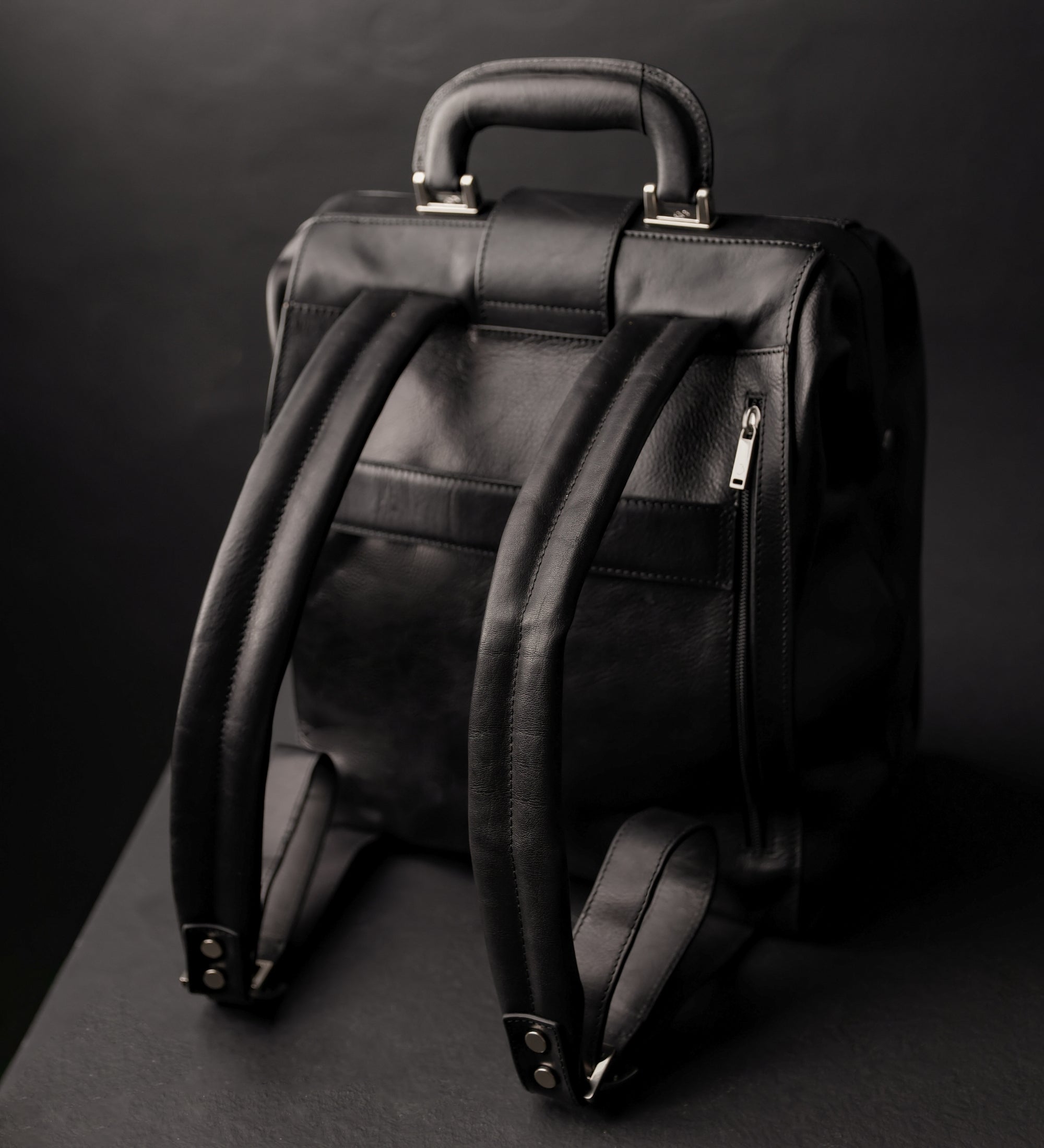 Rucksack aus Leder - A Brief Story of Time