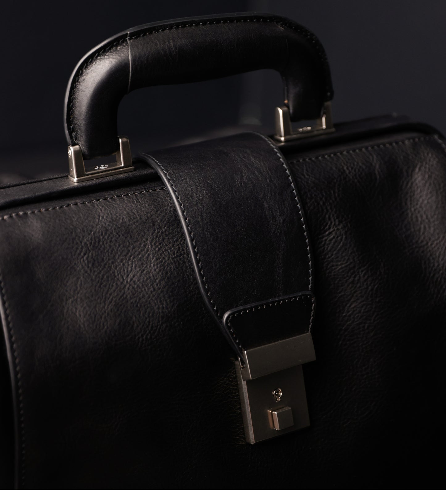 Rucksack aus Leder - A Brief Story of Time