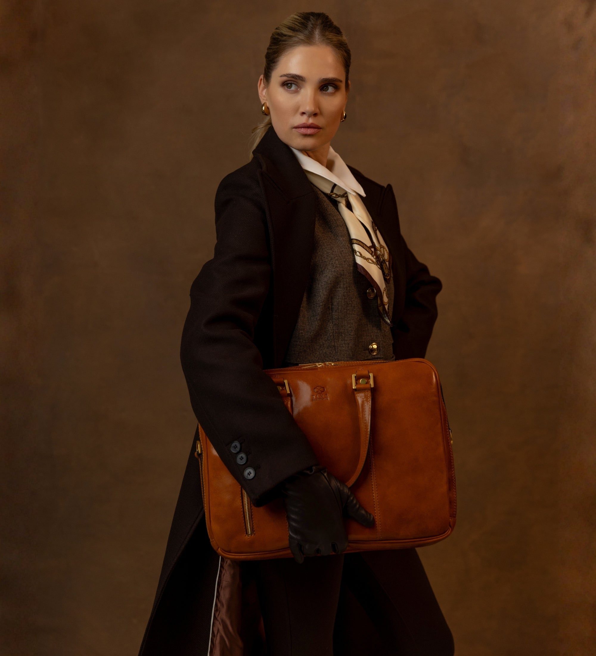 Umwandelbar Rucksack aus Leder für Damen - A Farewell to Arms