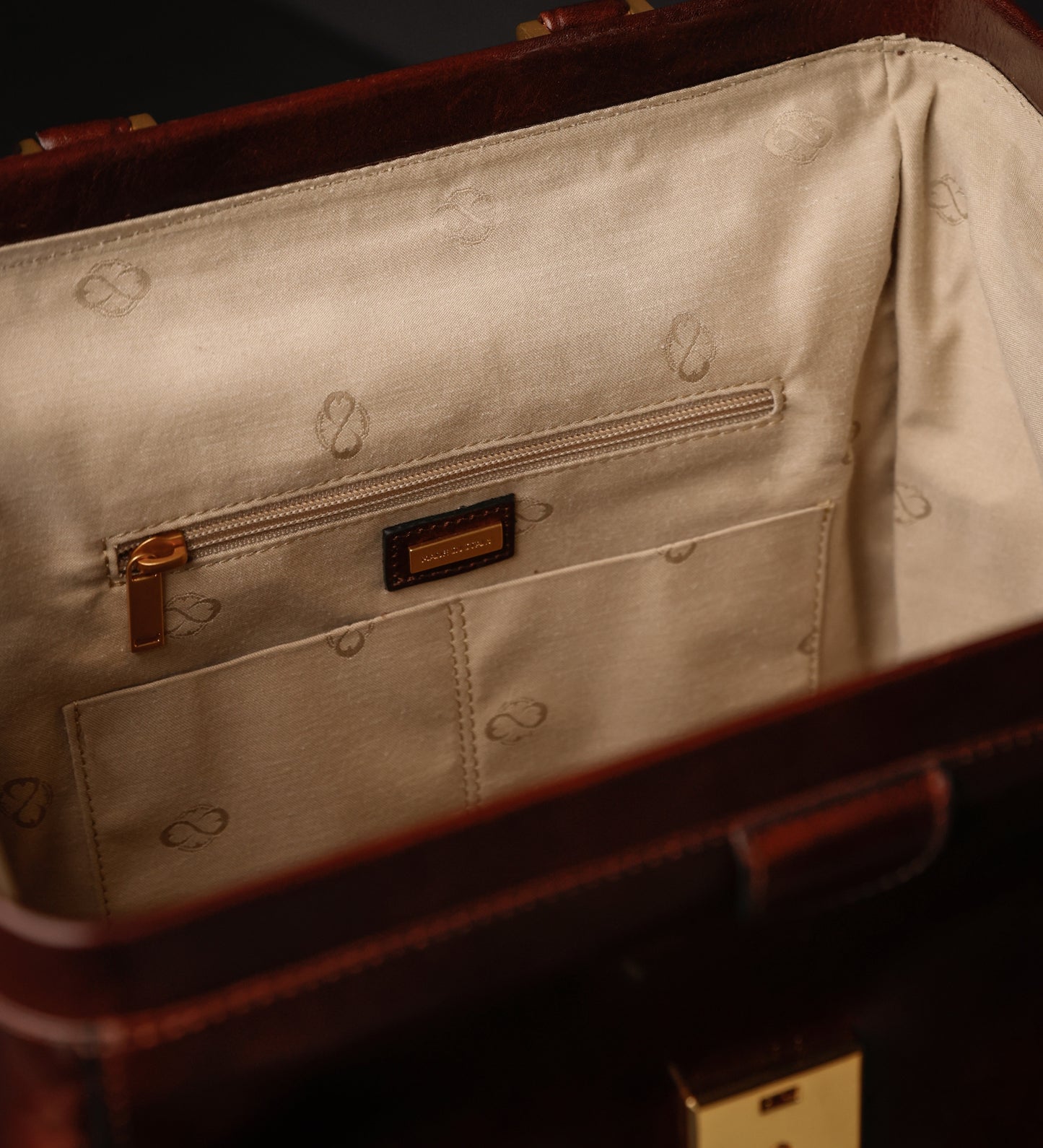 Rucksack aus Leder - A Brief Story of Time