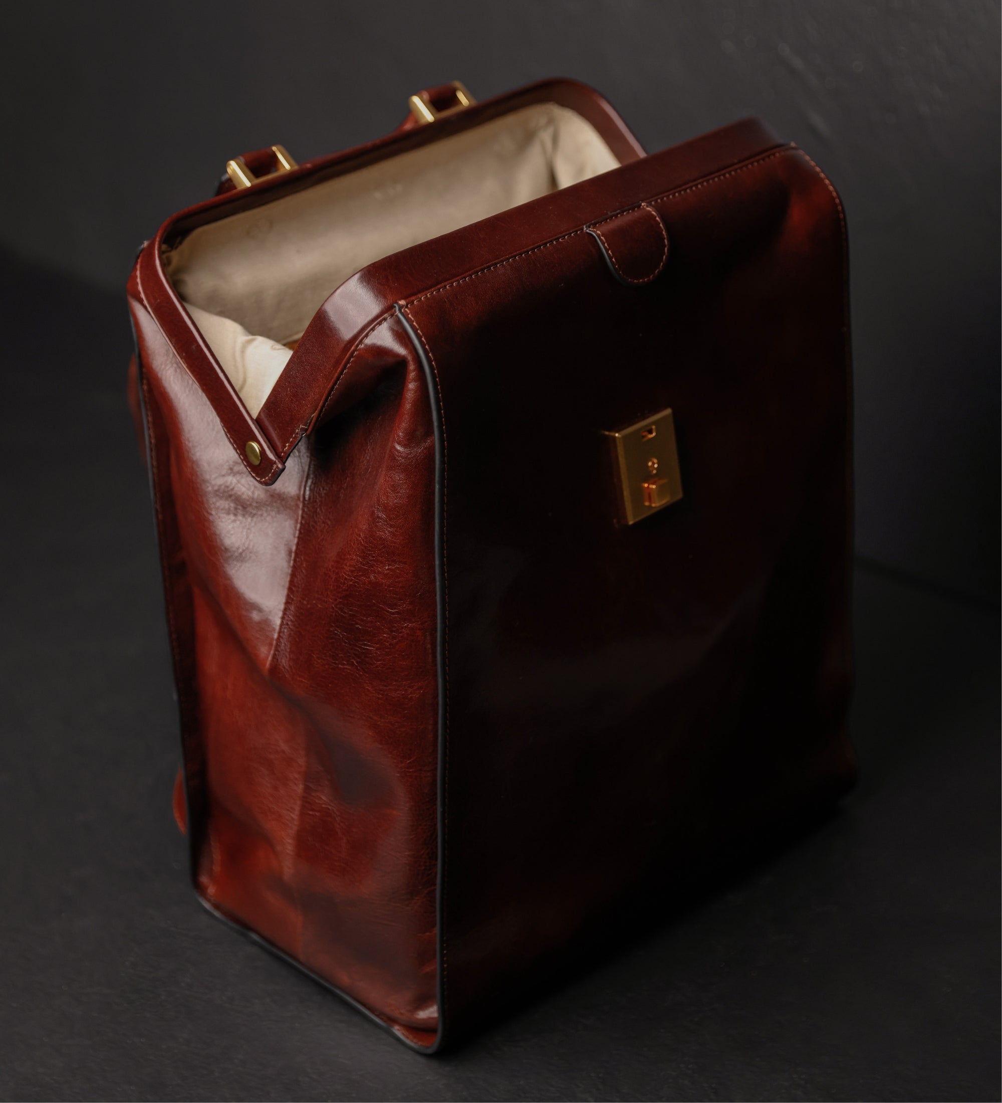 Rucksack aus Leder - A Brief Story of Time