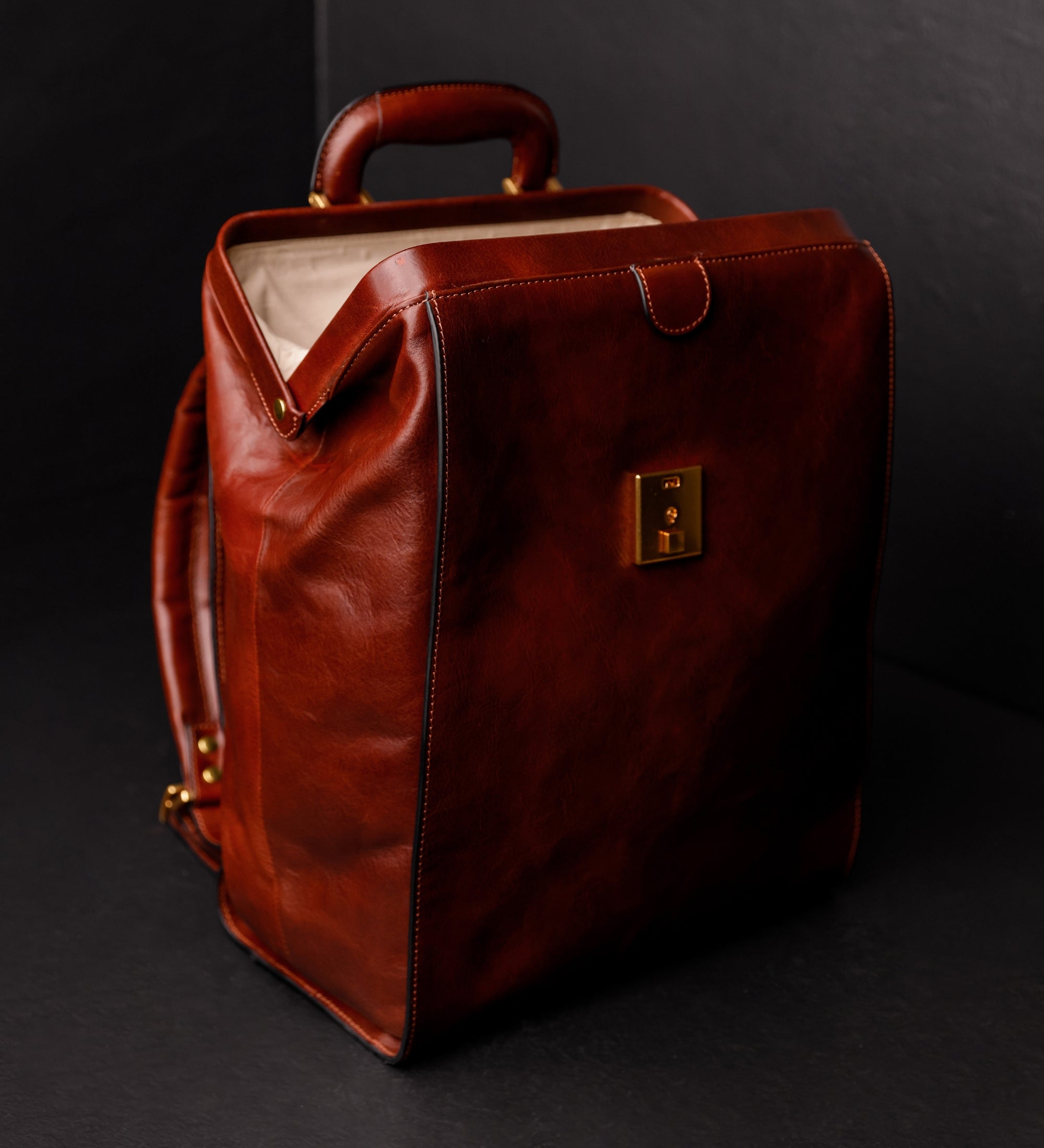 Rucksack aus Leder - A Brief Story of Time