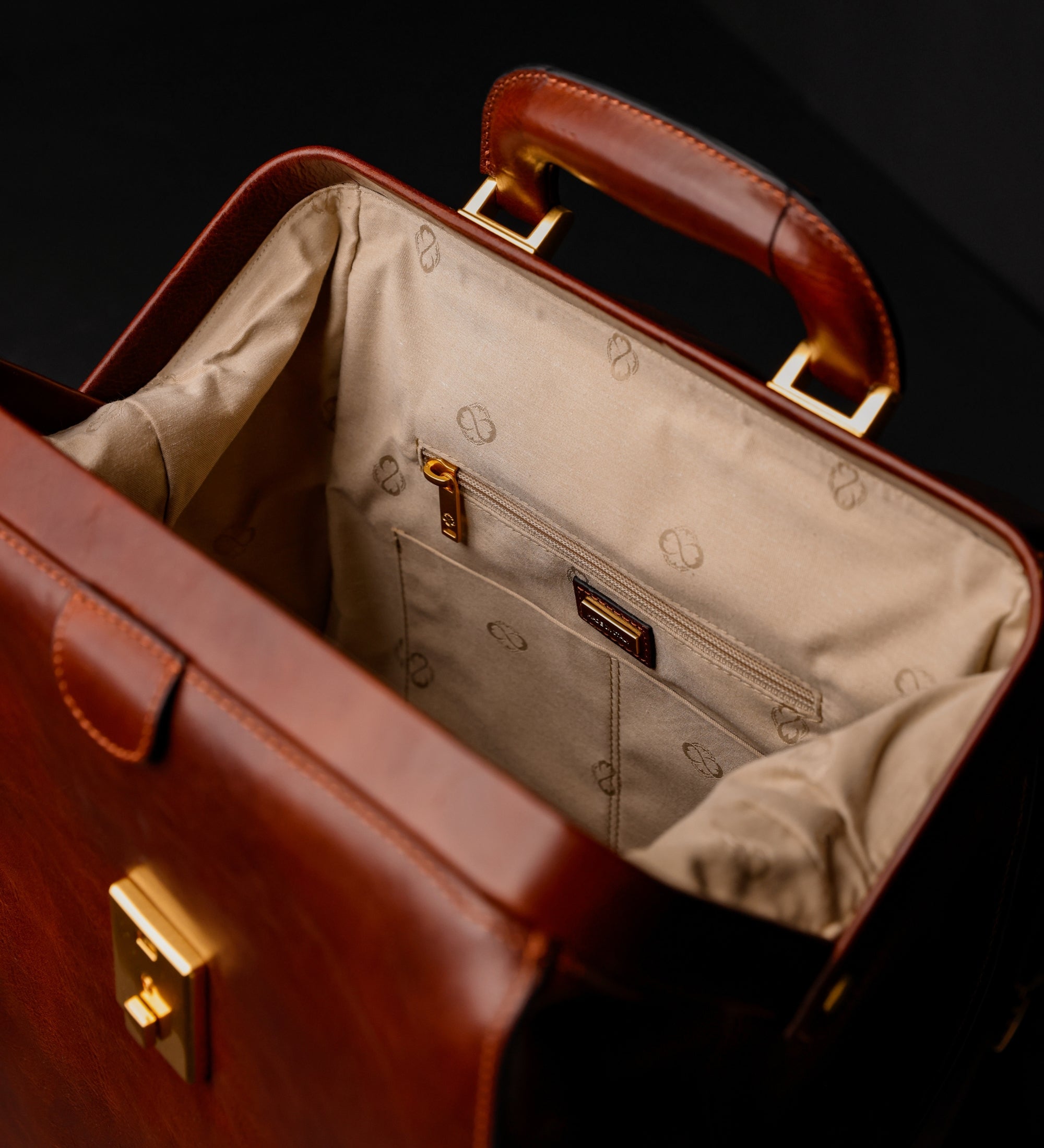 Rucksack aus Leder - A Brief Story of Time