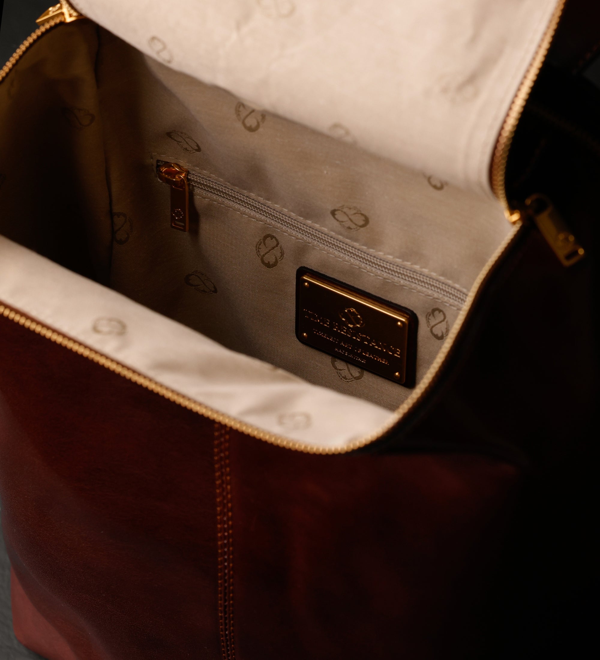 Rucksack aus Leder - A Bend in the River