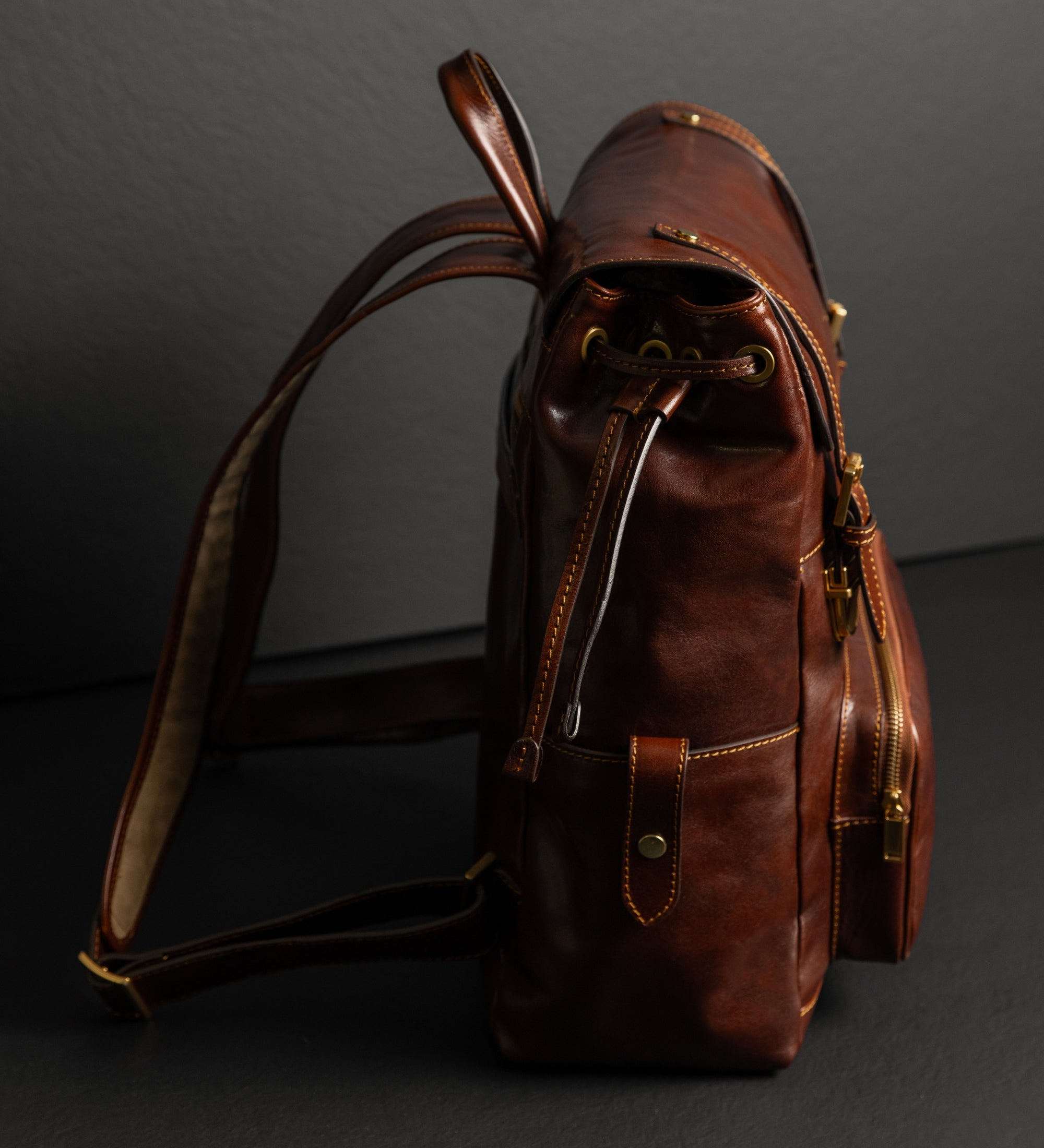 Rucksack aus Leder - The Good Earth