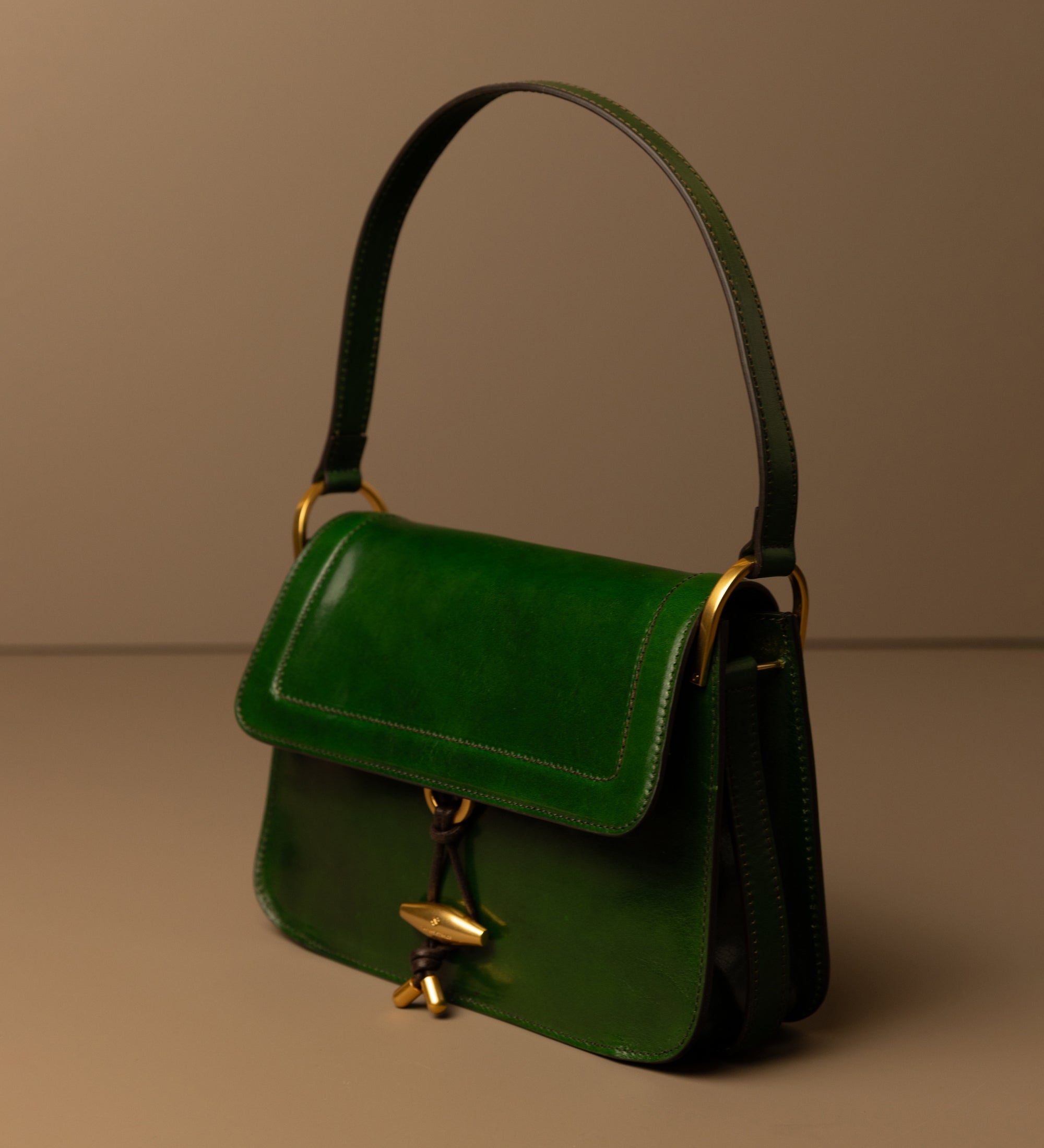 Leder-Tasche mit Klappe für Damen - Possession