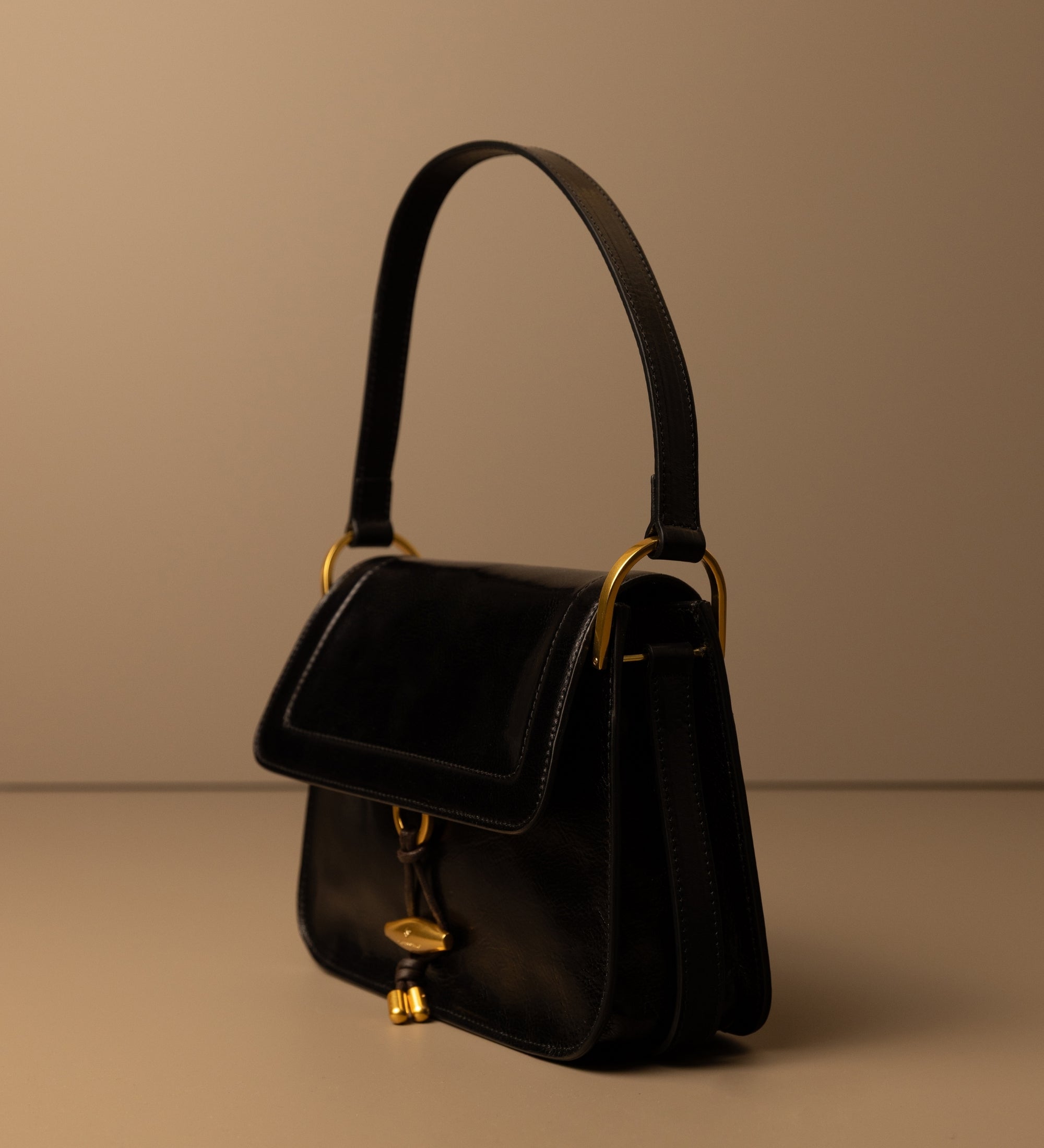 Leder-Tasche mit Klappe für Damen - Possession