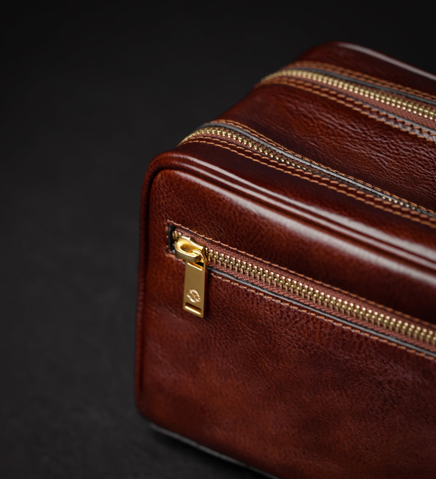 Kosmetiktasche aus Leder für Damen, Kulturbeutel - All the Kings Men
