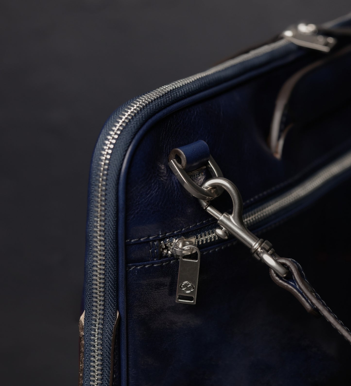 Aktentasche aus Leder für Damen, Laptoptasche - Brave New World
