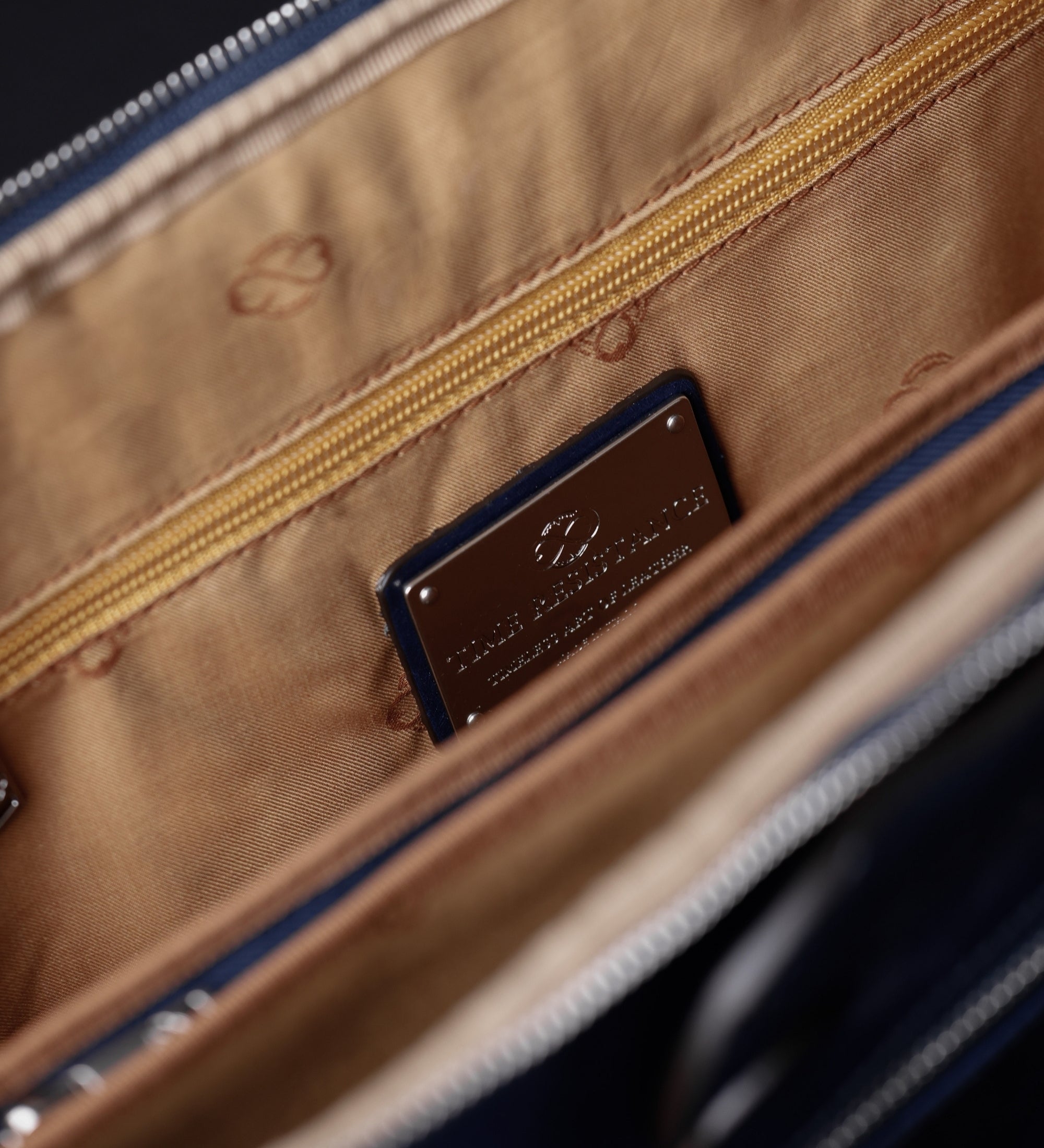 Aktentasche aus Leder für Damen, Laptoptasche - Brave New World