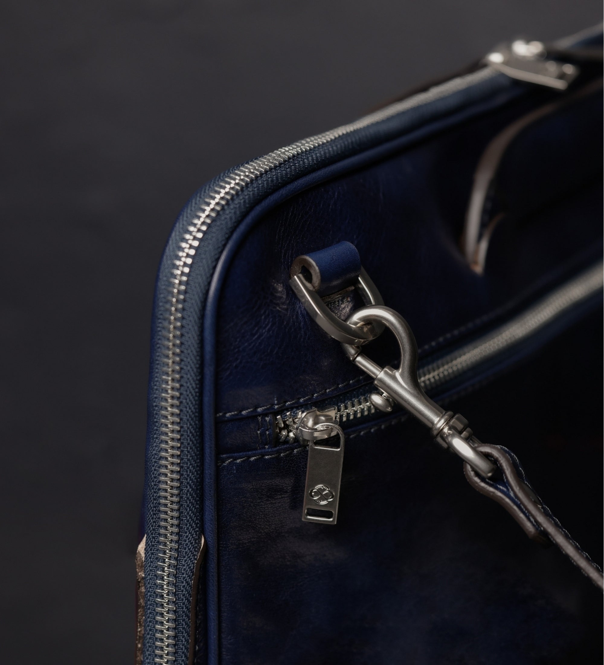 Aktentasche aus Leder für Damen, Laptoptasche - Brave New World