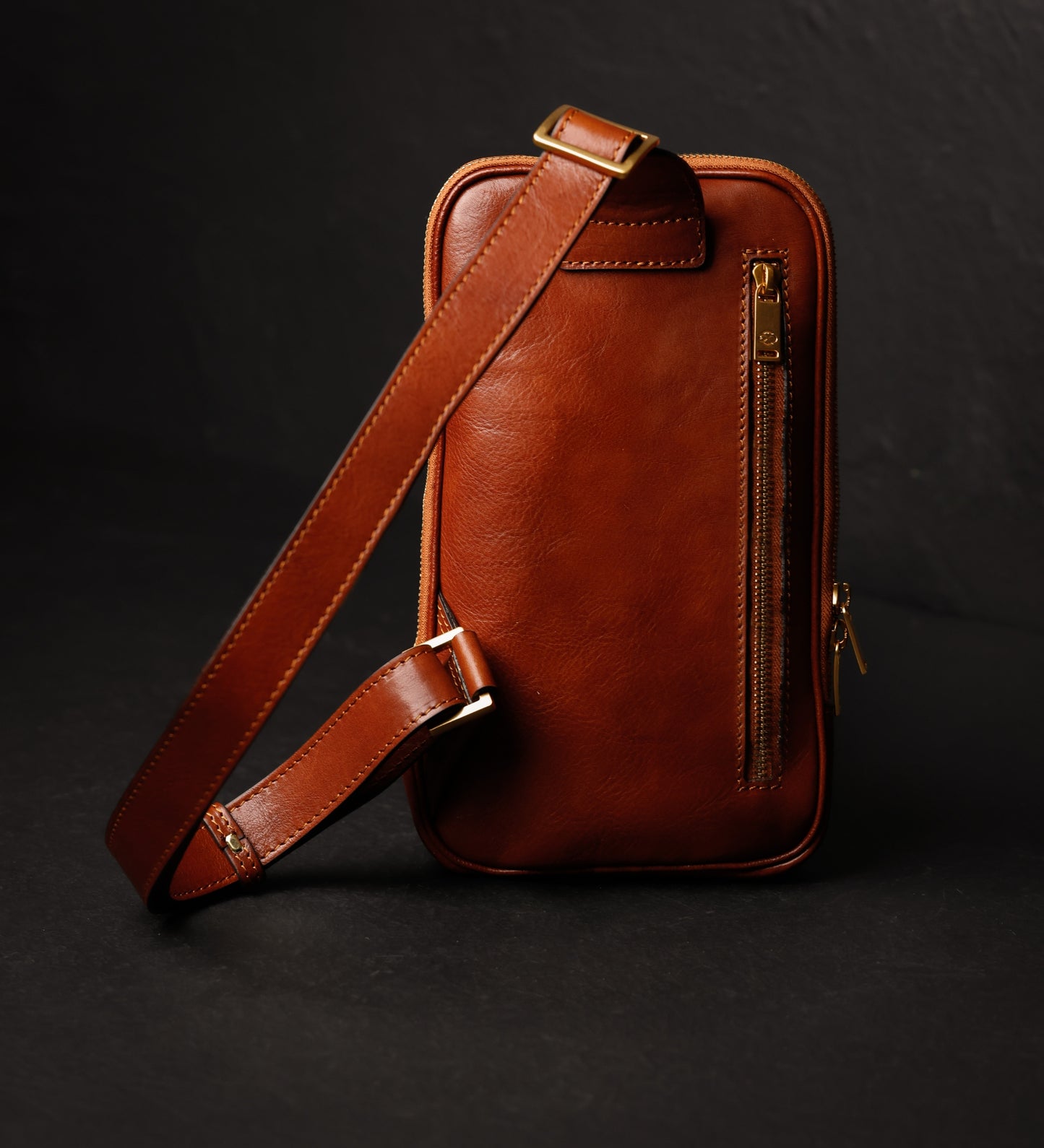 Sling Bag Brusttasche aus Leder - Kim