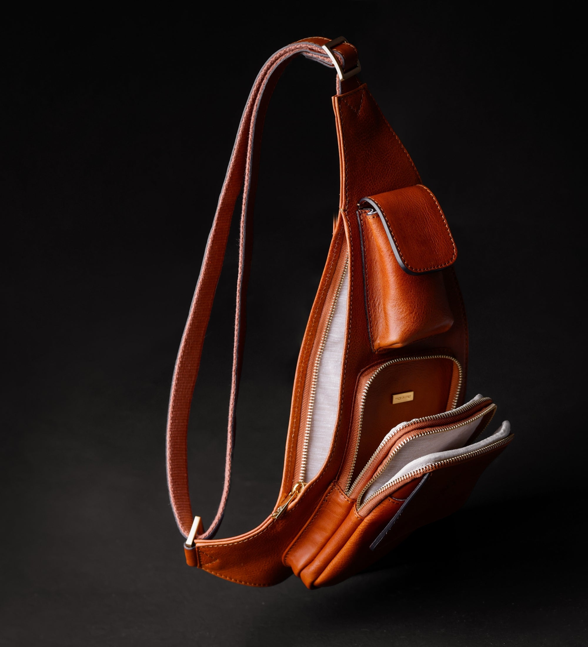 Umhängetasche aus Leder - The Monk