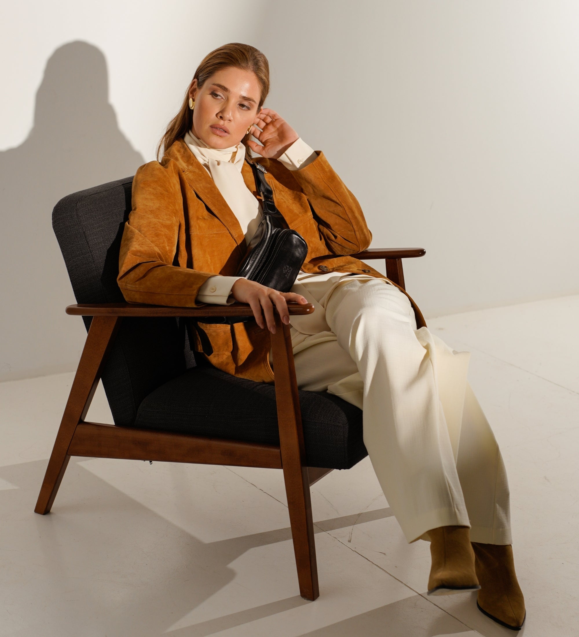 Schultertasche aus Leder für Damen, Bauchtasche - Independent People