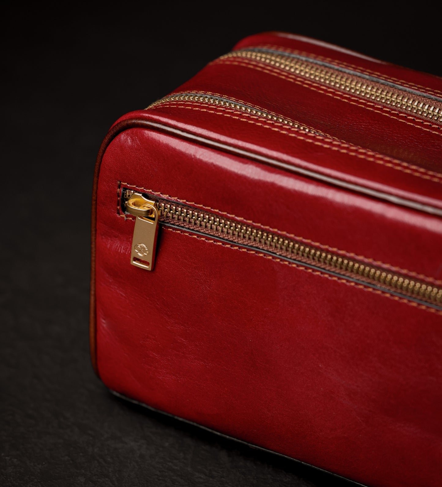 Kosmetiktasche aus Leder für Damen, Kulturbeutel - All the Kings Men