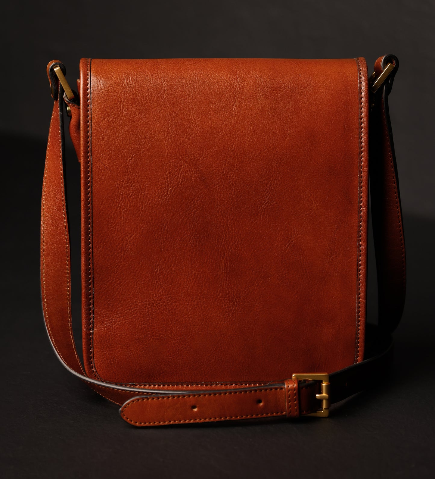 Kleine Kuriertasche aus Leder - On The Road
