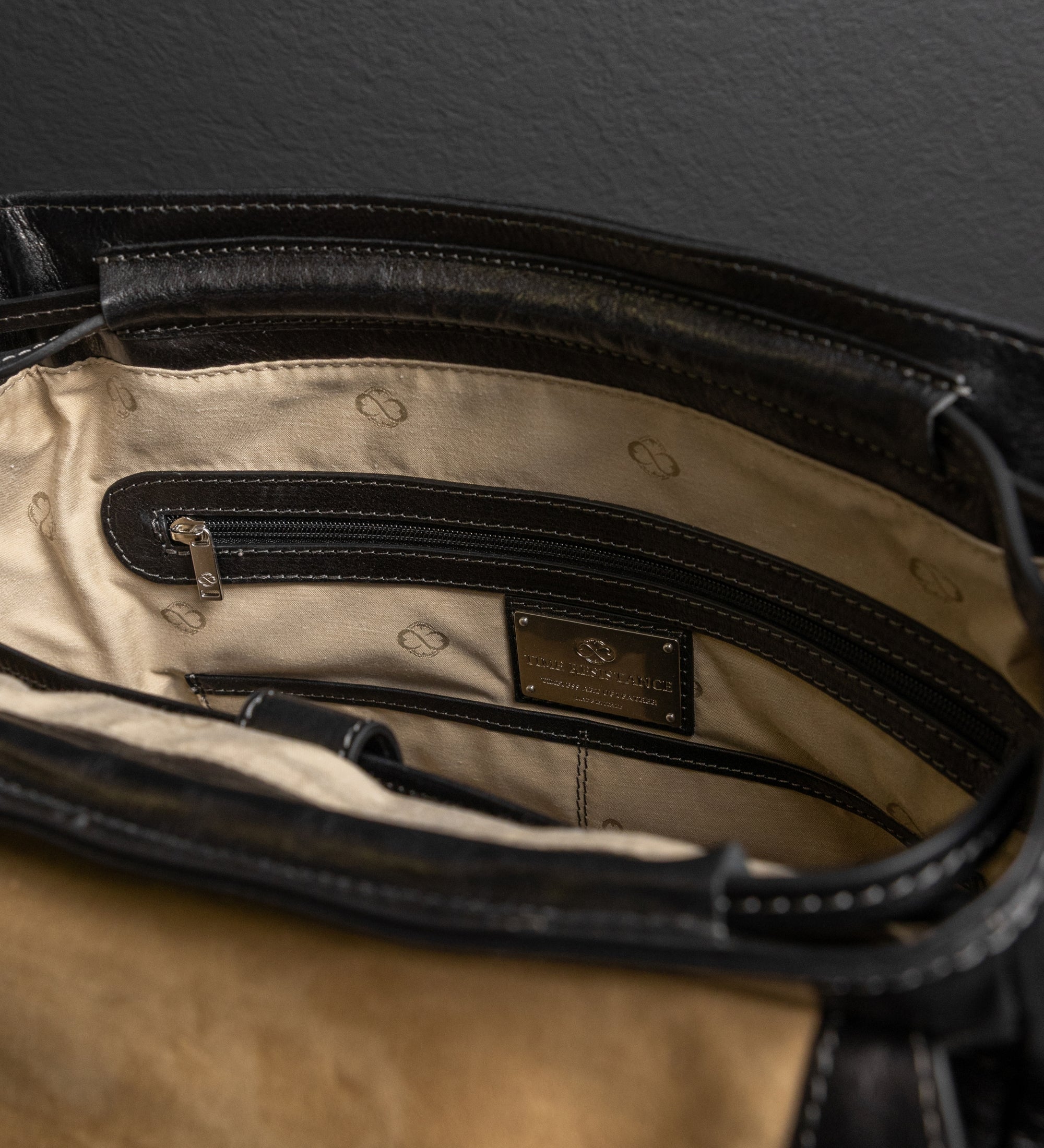 Rucksack aus Leder - The Good Earth