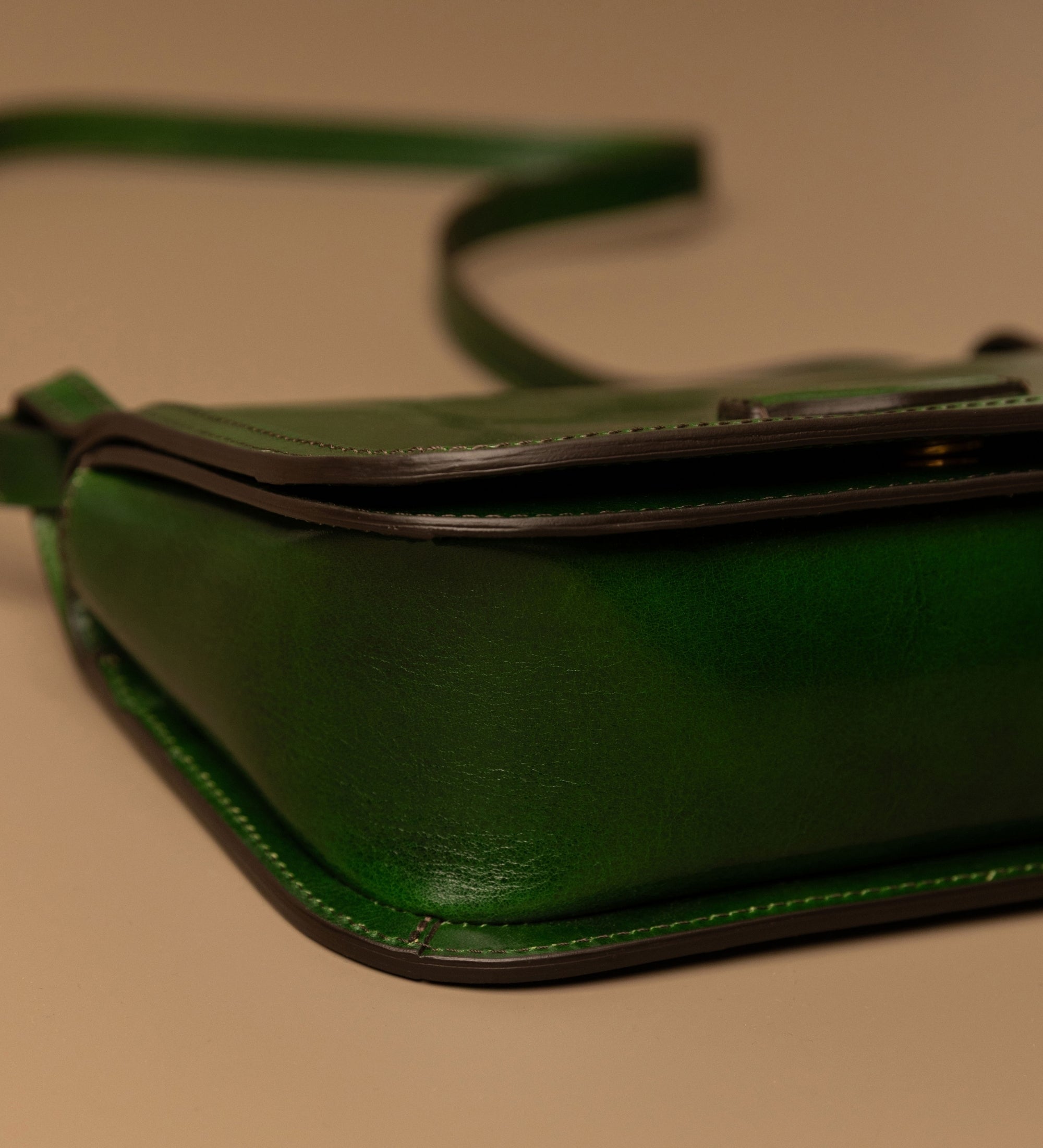 Umhängetasche aus Leder für Damen - Il Piacere