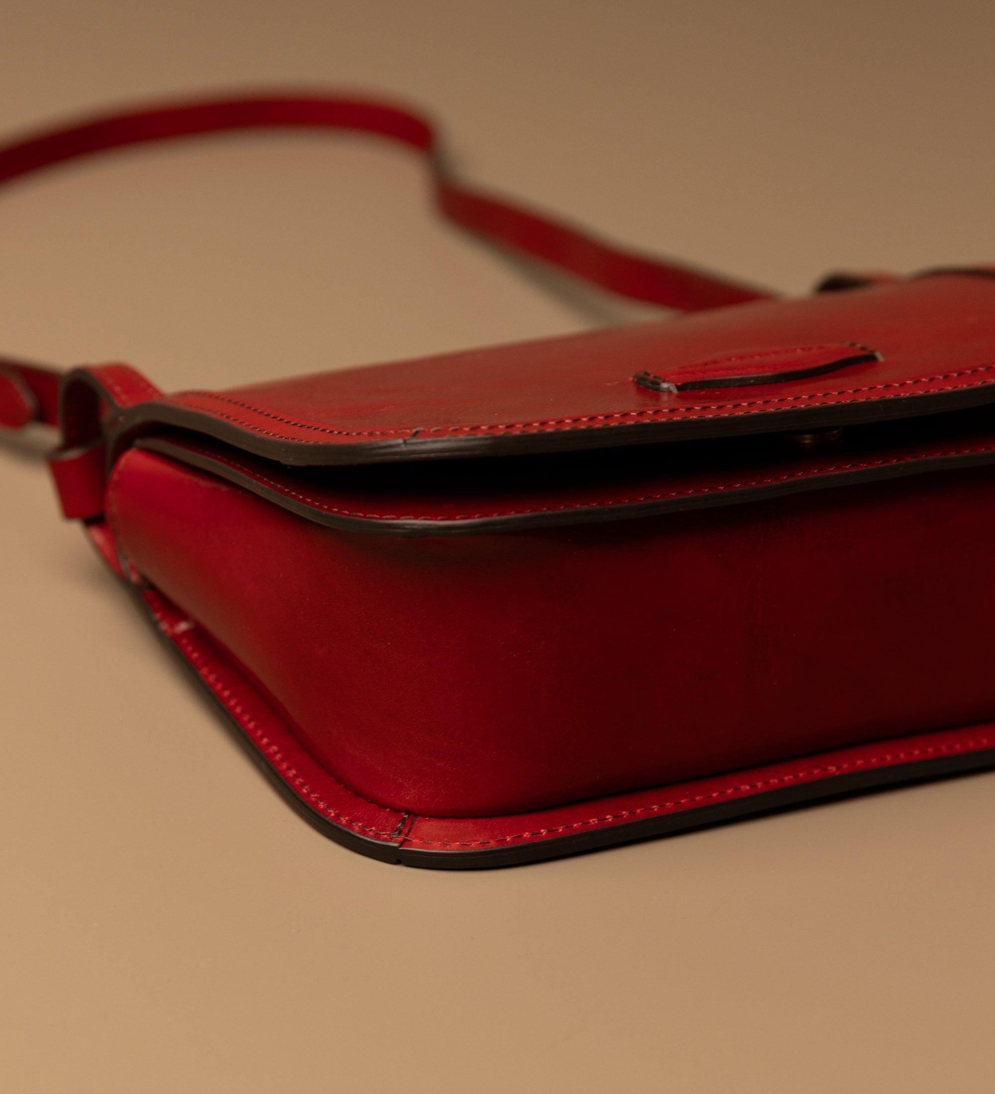 Umhängetasche aus Leder für Damen - Il Piacere