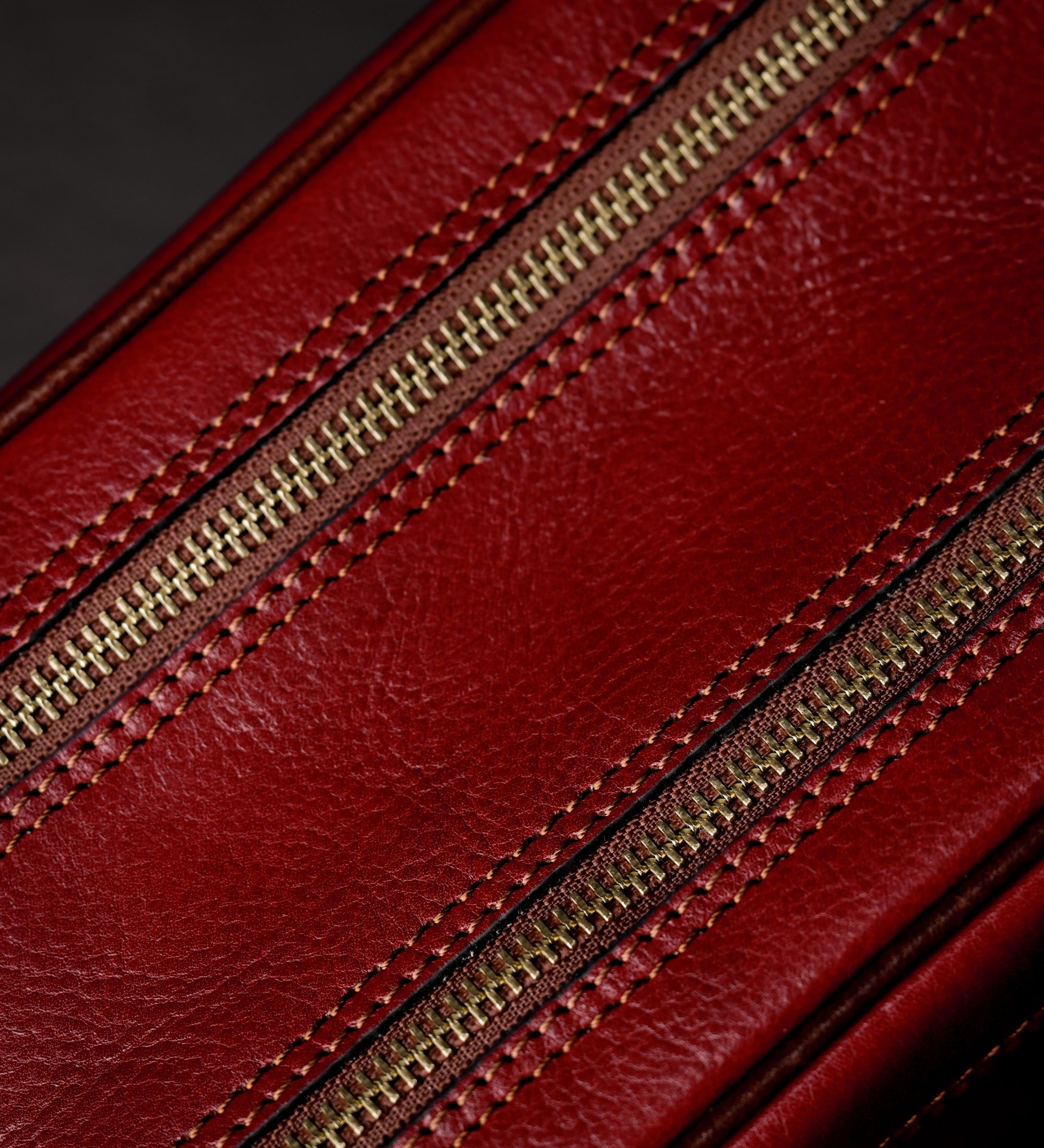 Kosmetiktasche aus Leder für Damen, Kulturbeutel - All the Kings Men