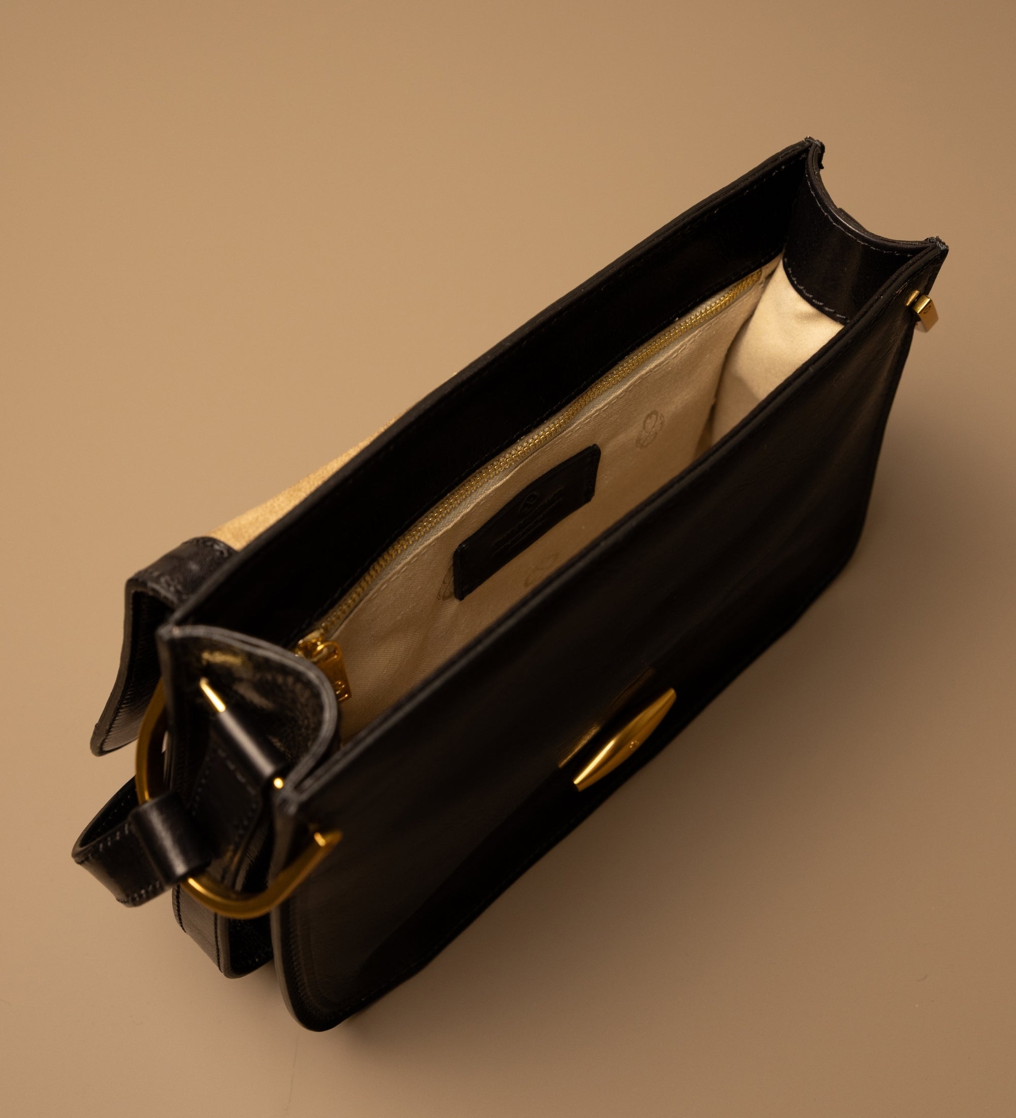 Leder-Tasche mit Klappe für Damen - Possession