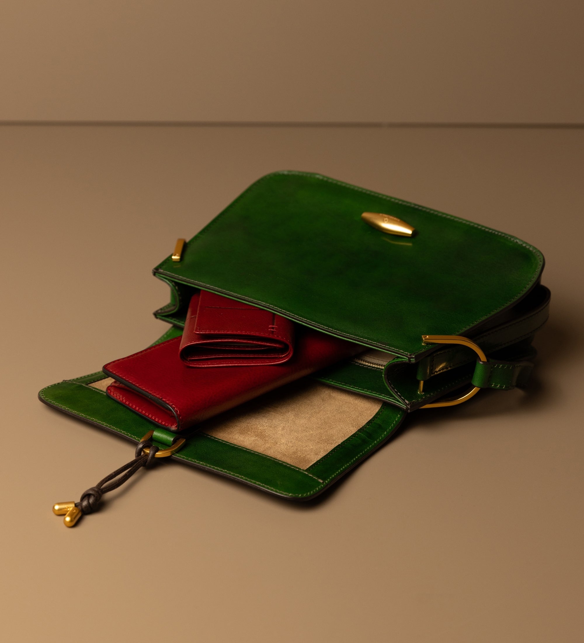 Leder-Tasche mit Klappe für Damen - Possession