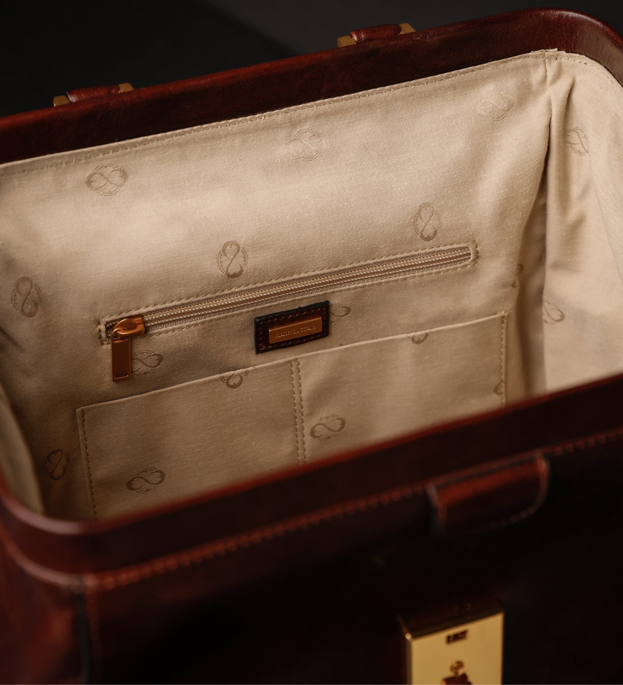 Rucksack aus Leder - A Brief Story of Time