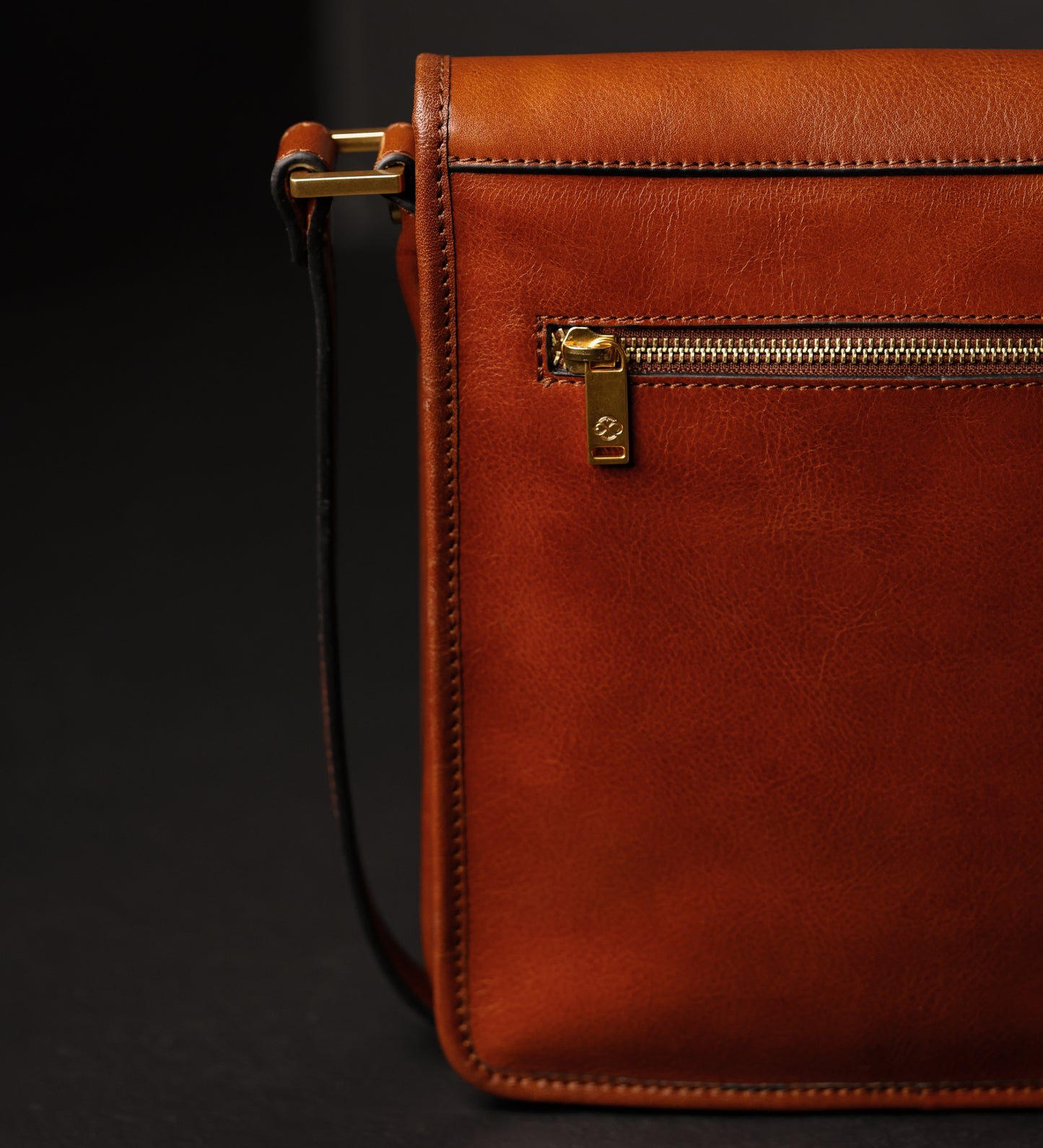 Kleine Kuriertasche aus Leder - On The Road