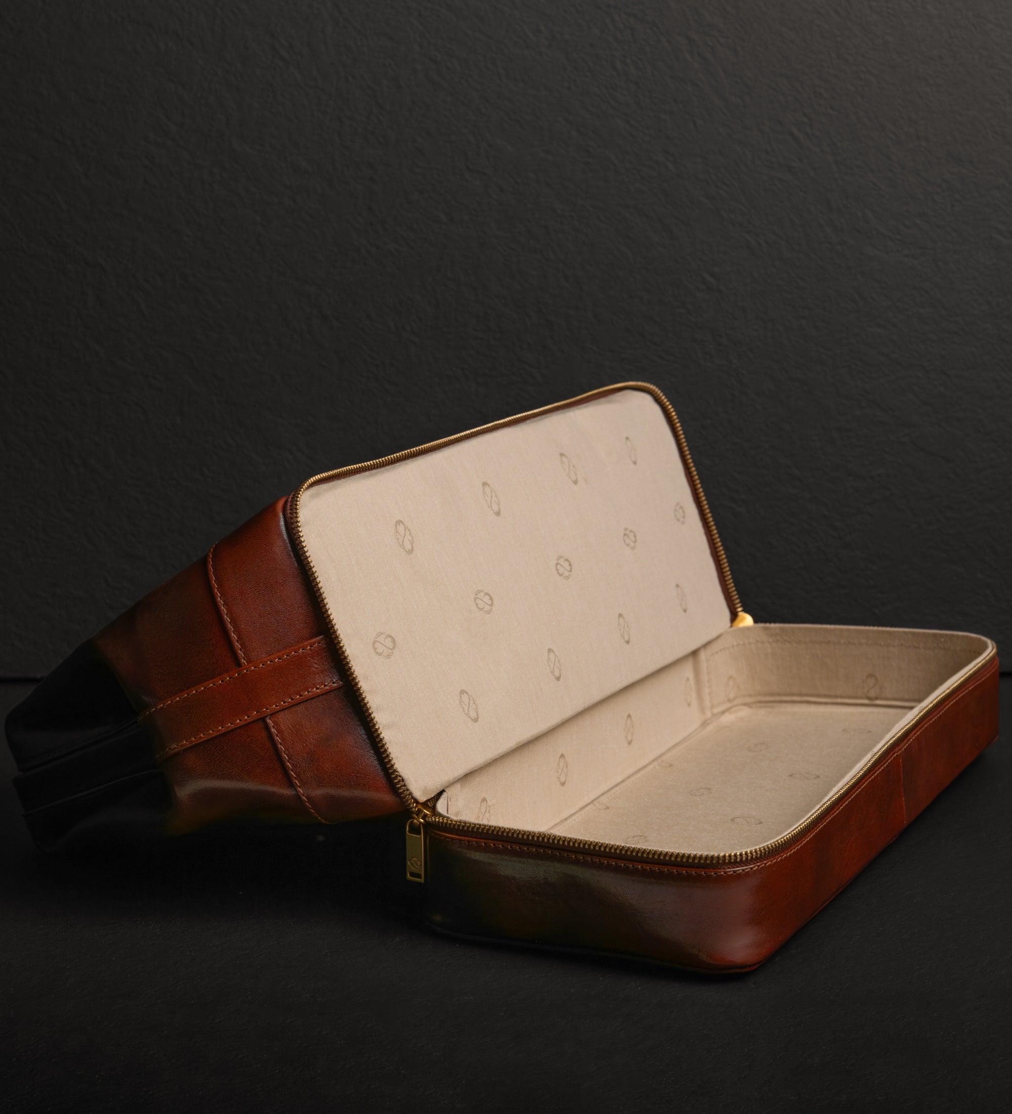 Große Arzttasche aus Italienischem Leder für Damen - The Master and Margarita