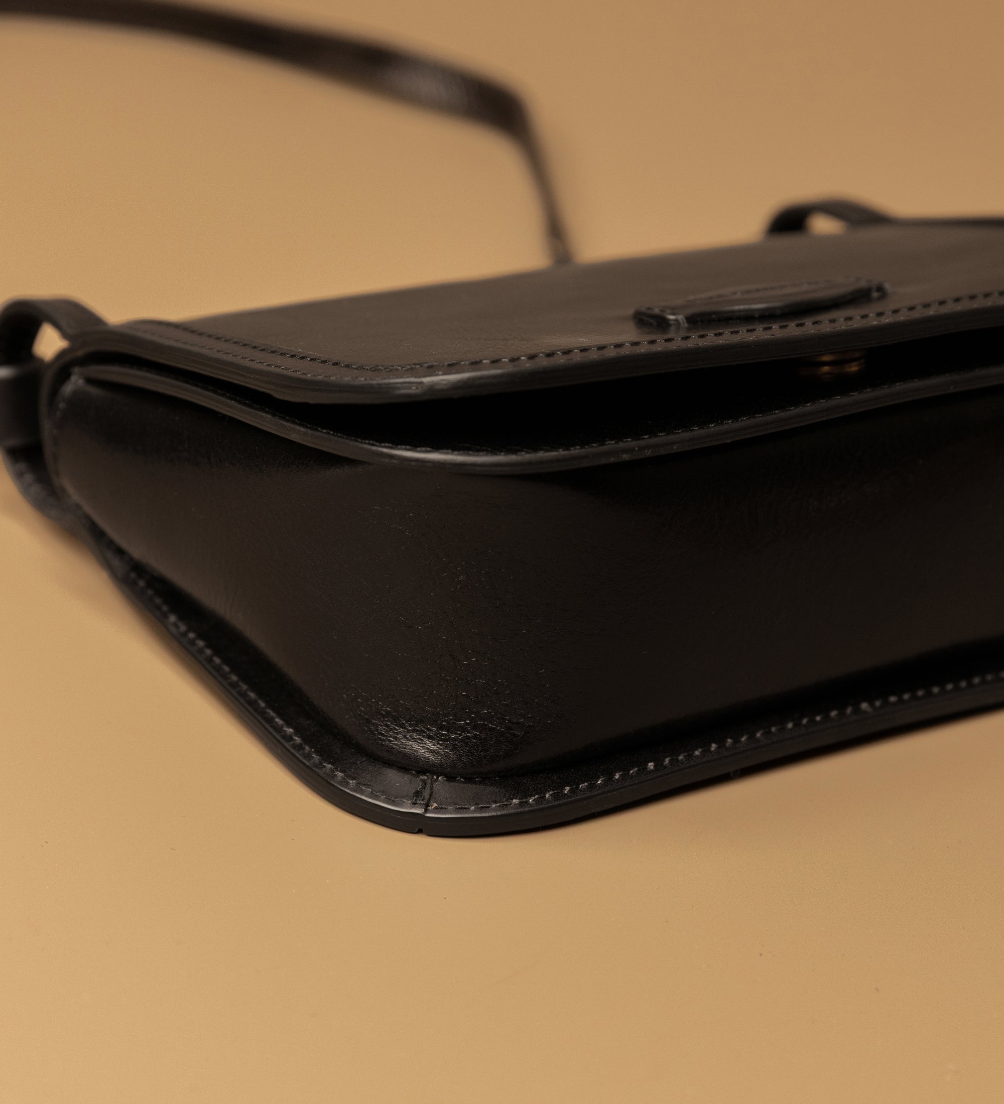 Umhängetasche aus Leder für Damen - Il Piacere