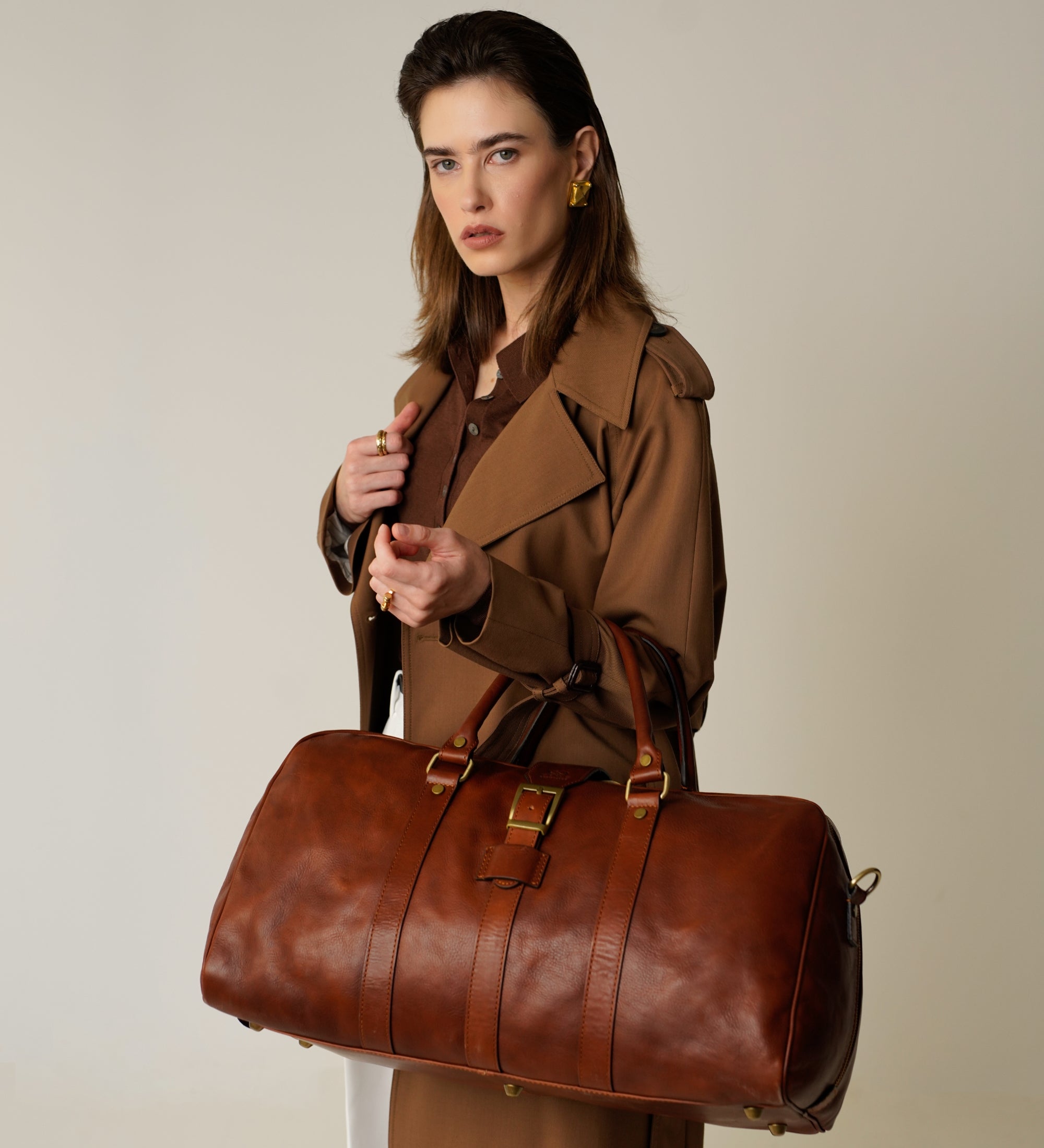 Cognacbraune Reisetasche aus mattem Leder für Damen - Tender Is the Night
