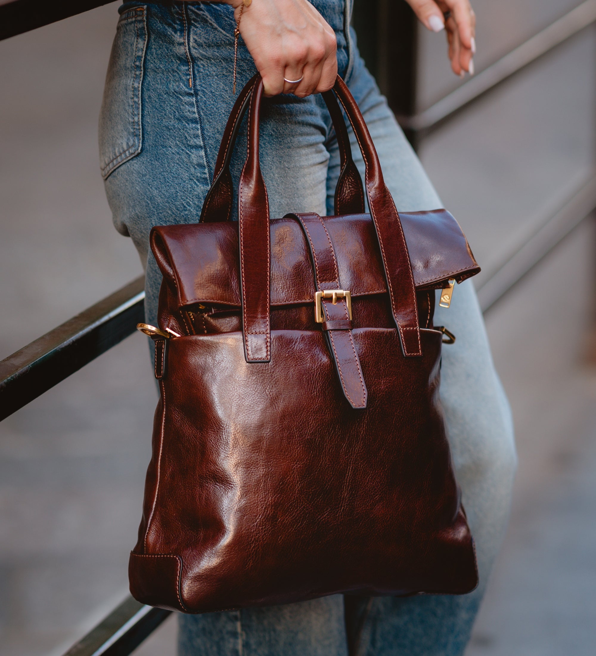 Multifunktionale Rucksack Schultertasche aus Leder für Damen – The Awakening