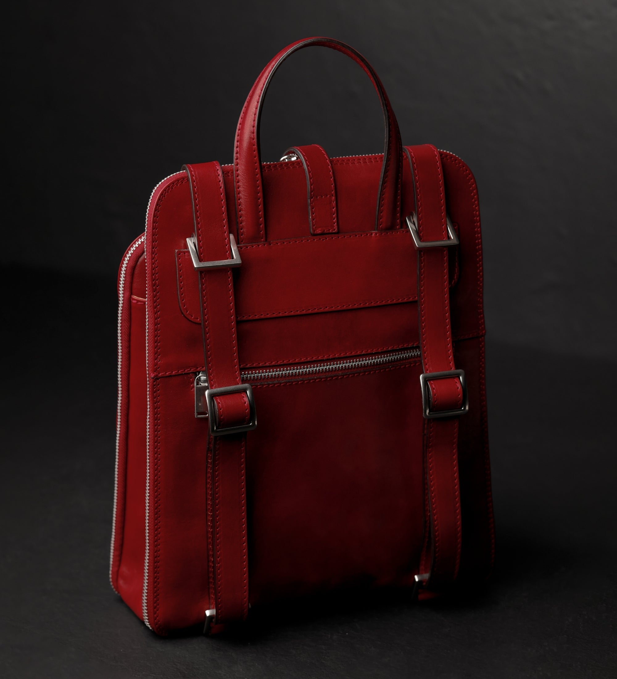 Wandelbare Rucksack aus Leder - Schultertasche für Damen - Clarissa