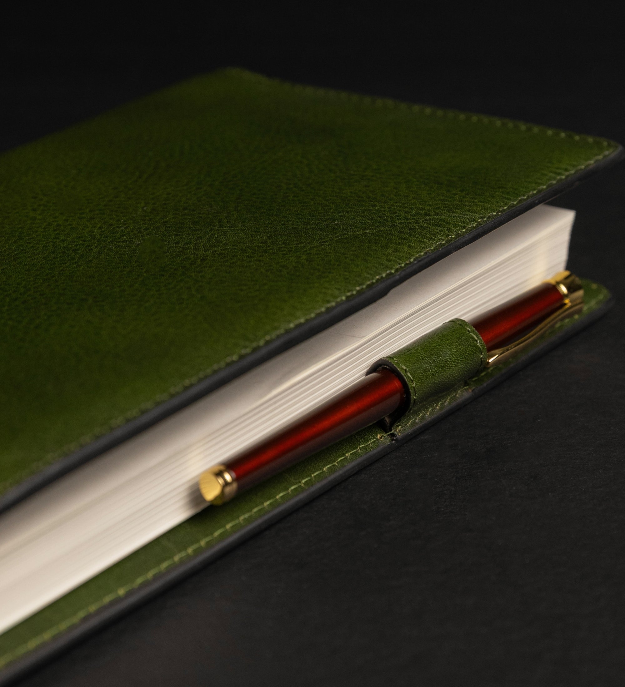 Tagebuch aus Leder für Damen mit nachfüllbarem A5-Notizblock - The Diary of a Nobody