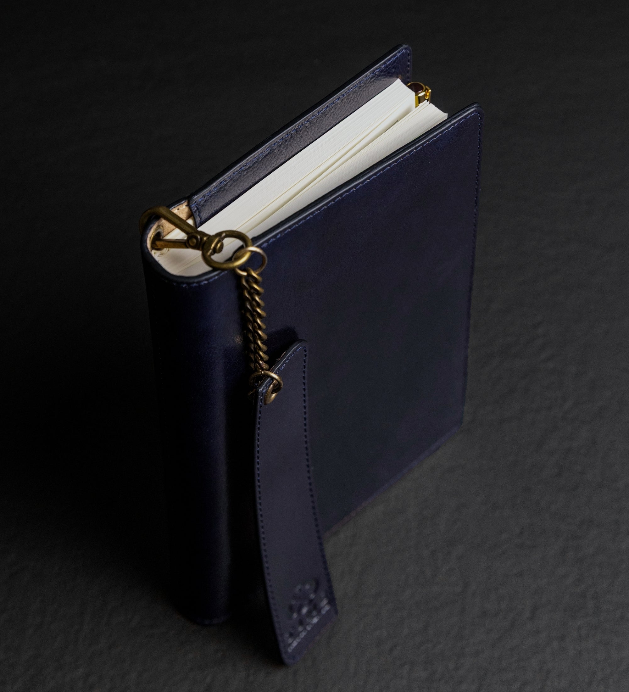 Tagebuch aus Leder für Damen mit nachfüllbarem A5-Notizblock - The Diary of a Nobody