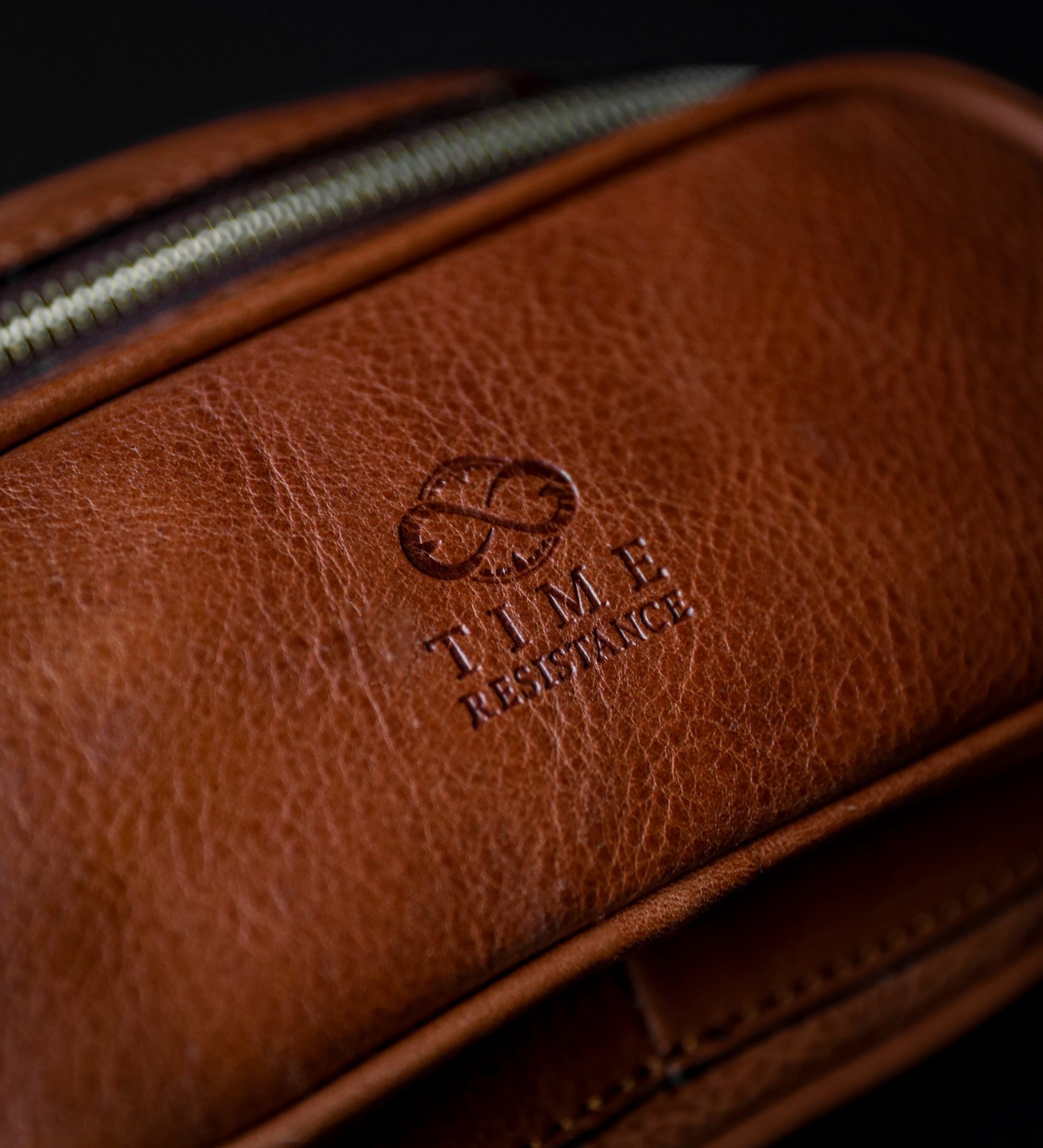 Schultertasche Bauchtasche aus Leder - Independent People