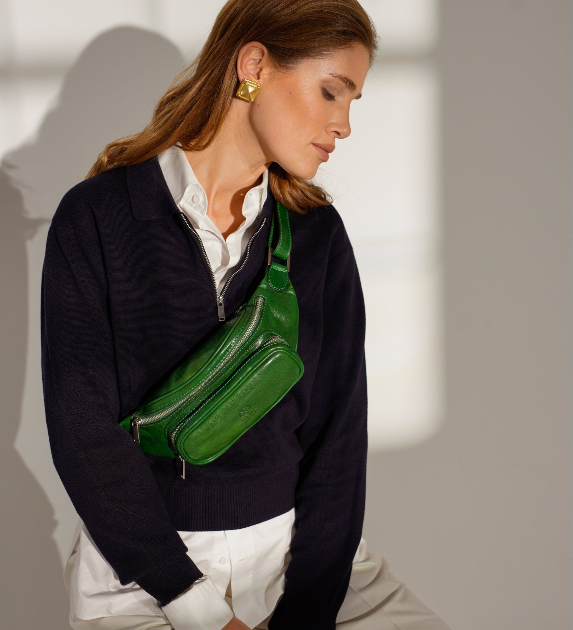 Schultertasche aus Leder für Damen, Bauchtasche - Independent People