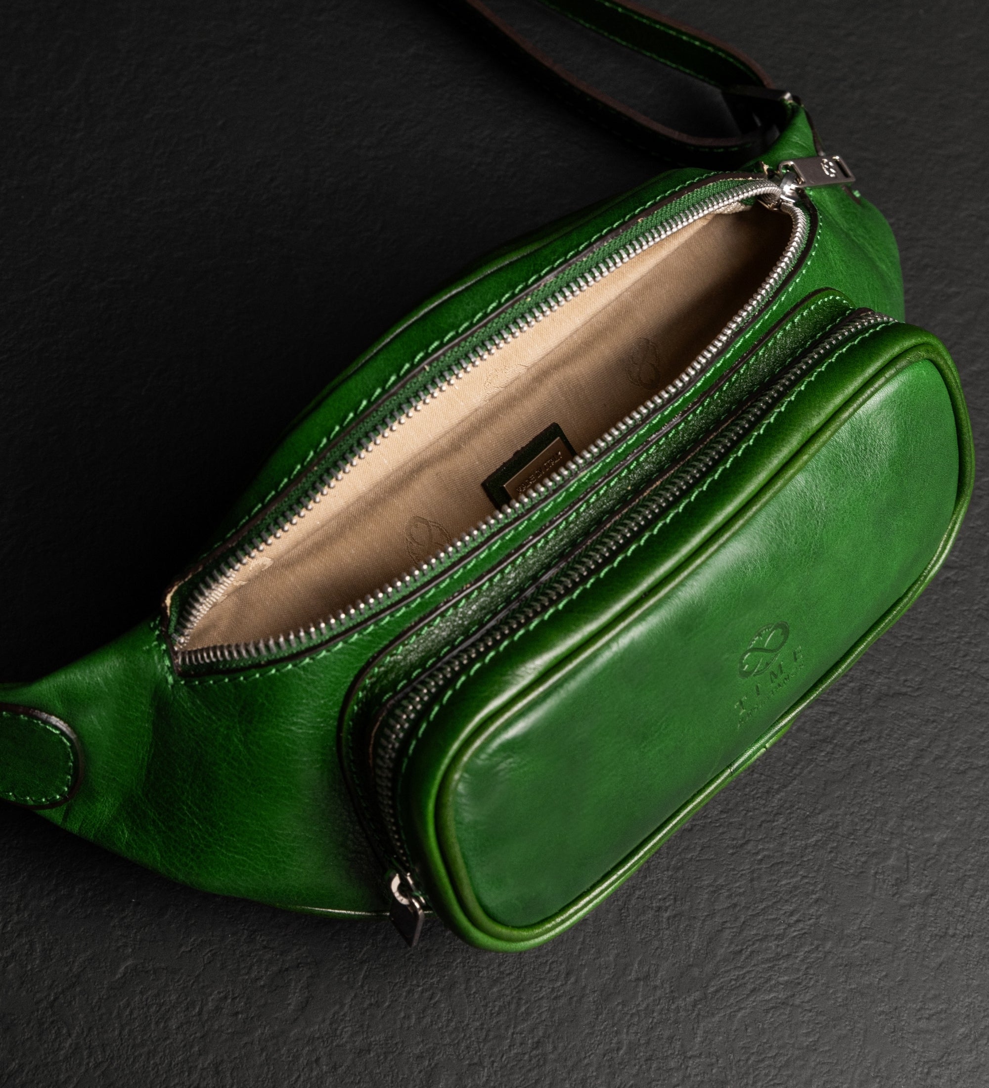 Schultertasche aus Leder für Damen, Bauchtasche - Independent People