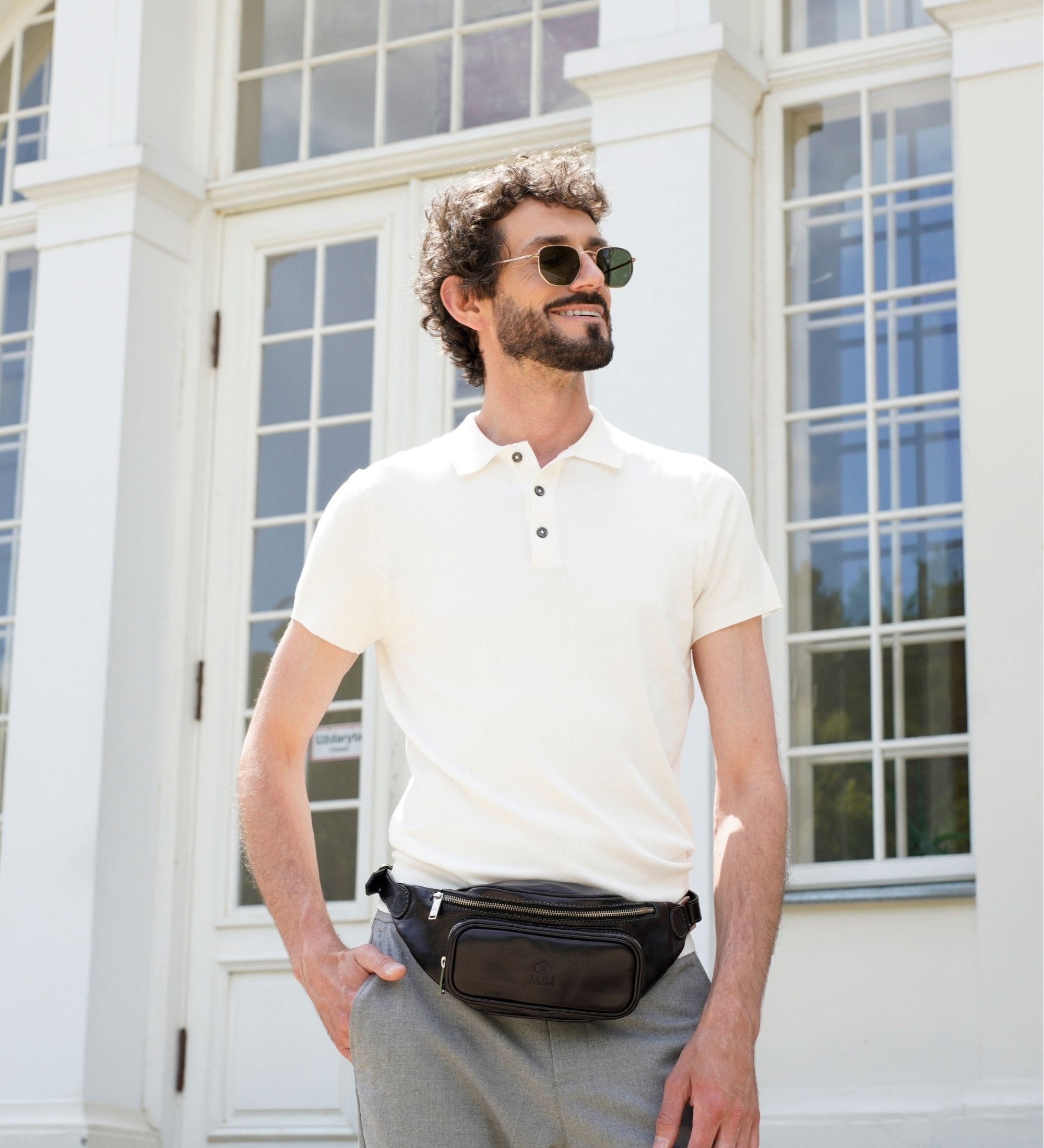 Schultertasche Bauchtasche aus Leder - Independent People