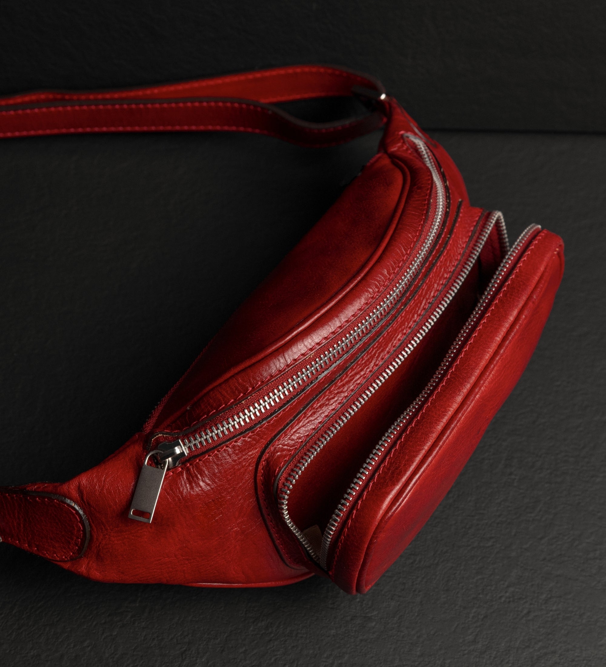 Schultertasche Bauchtasche aus Leder - Independent People
