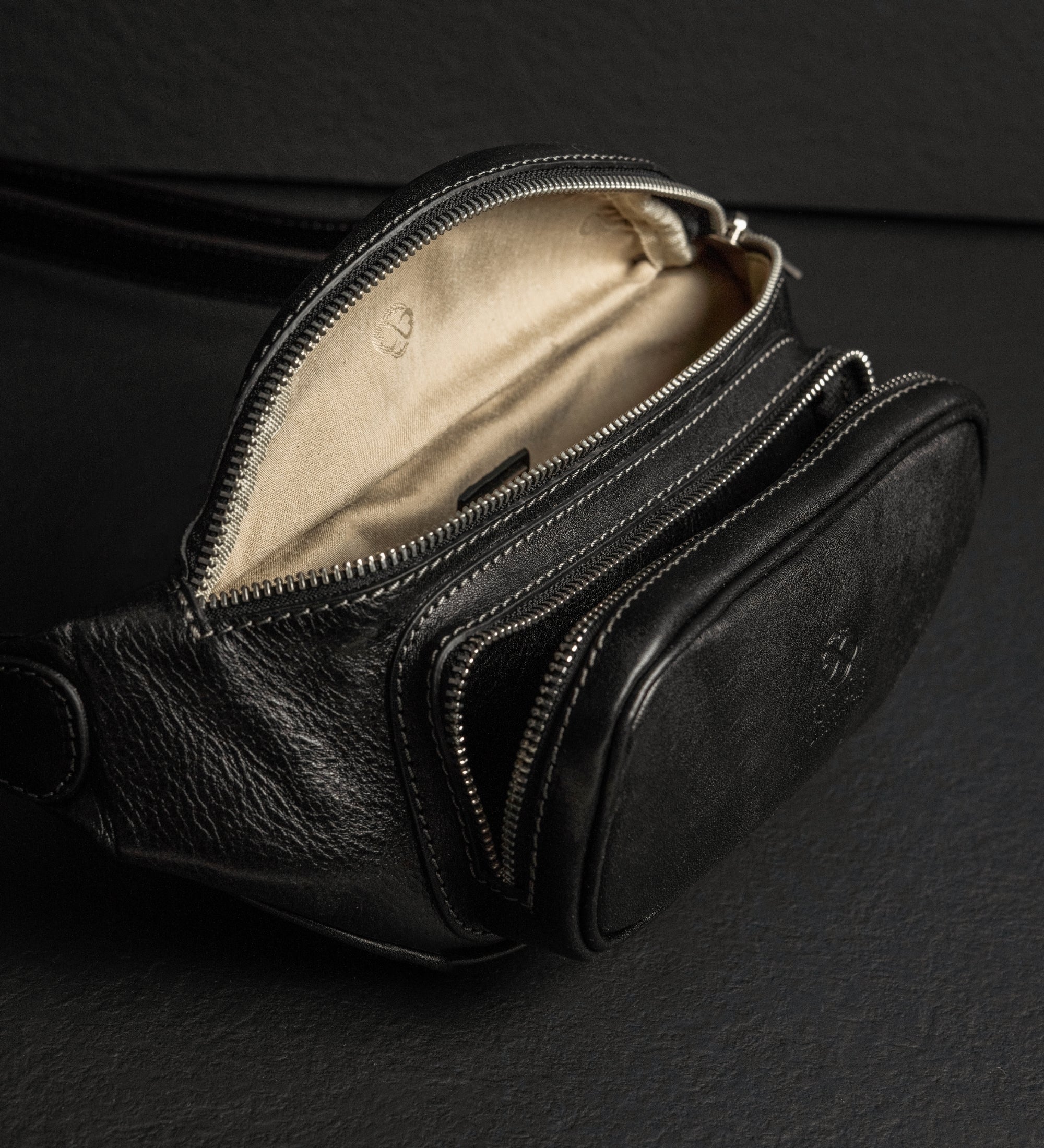Schultertasche Bauchtasche aus Leder - Independent People