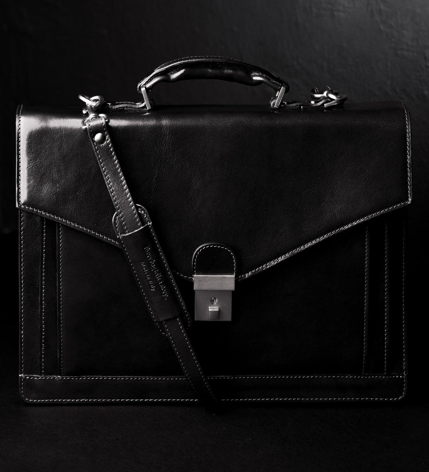 Aktentasche aus Leder im klassischen Design - The Magus