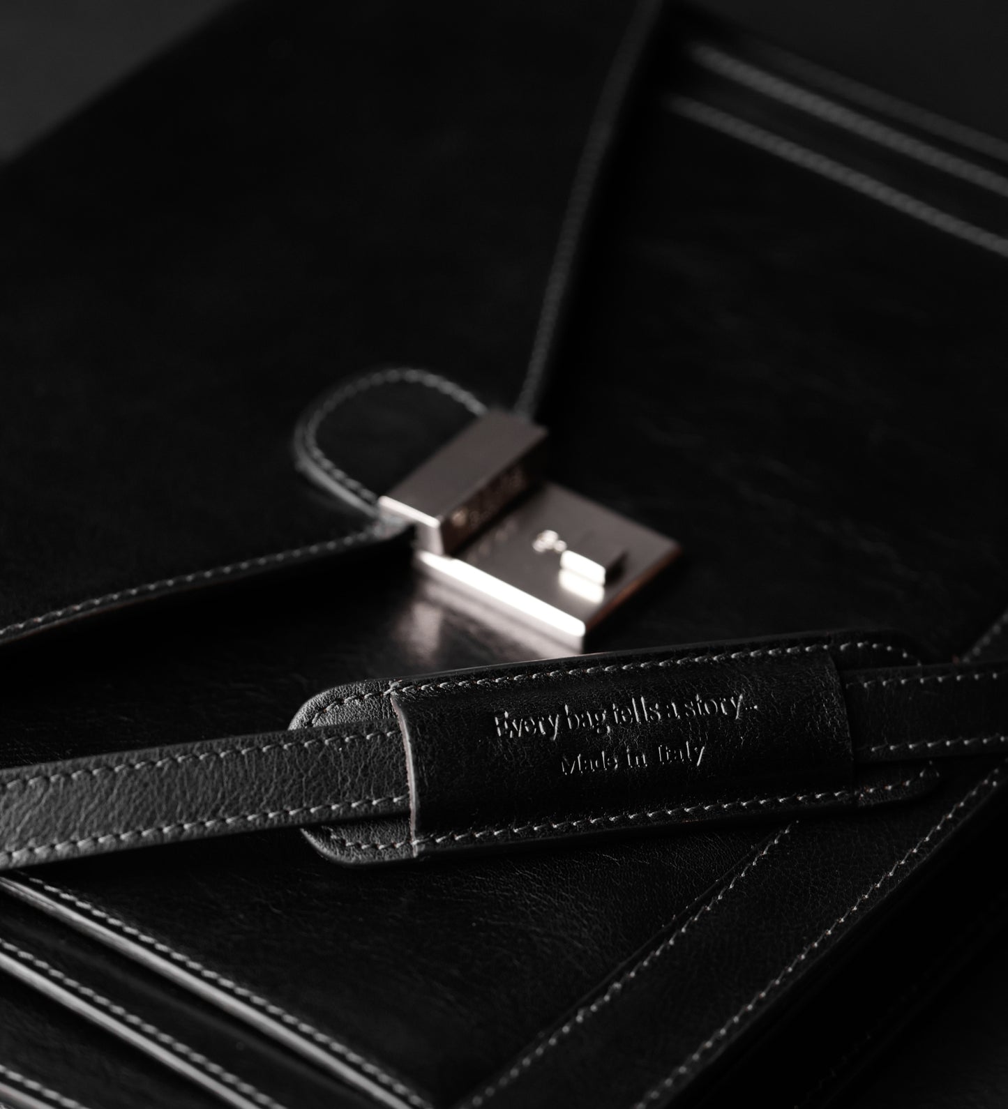Aktentasche aus Leder im klassischen Design - The Magus